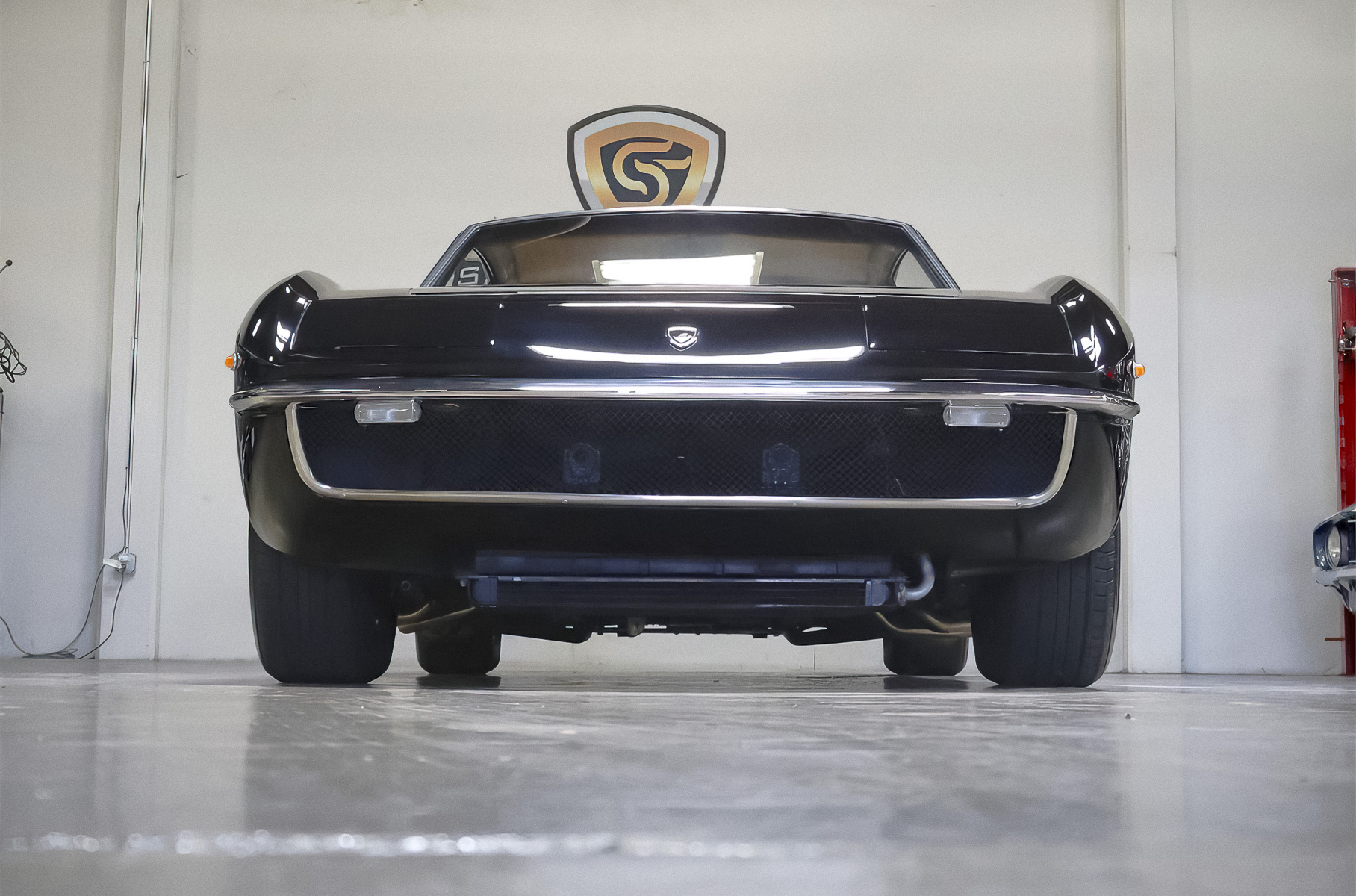 На торги выставили редчайший 54-летний Lamborghini, у которого четыре места в салоне