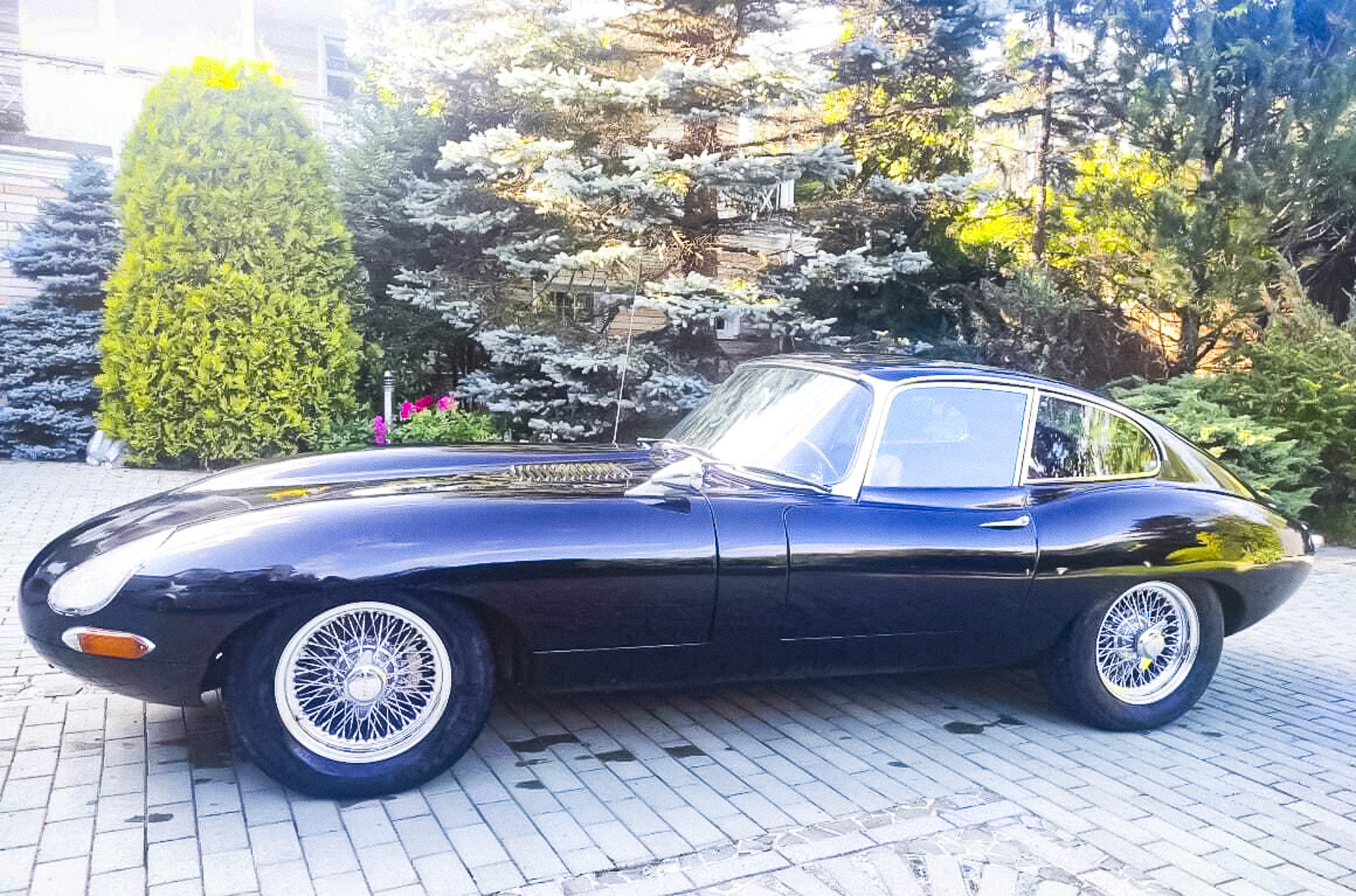 57-летний Jaguar E-Type почти без пробега продают в Москве по цене BMW X7
