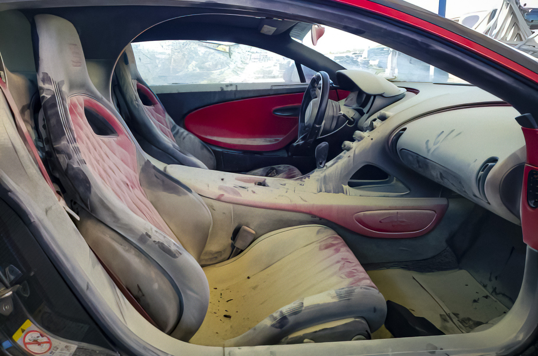 Сгоревший Bugatti Chiron продают за 25 миллионов рублей