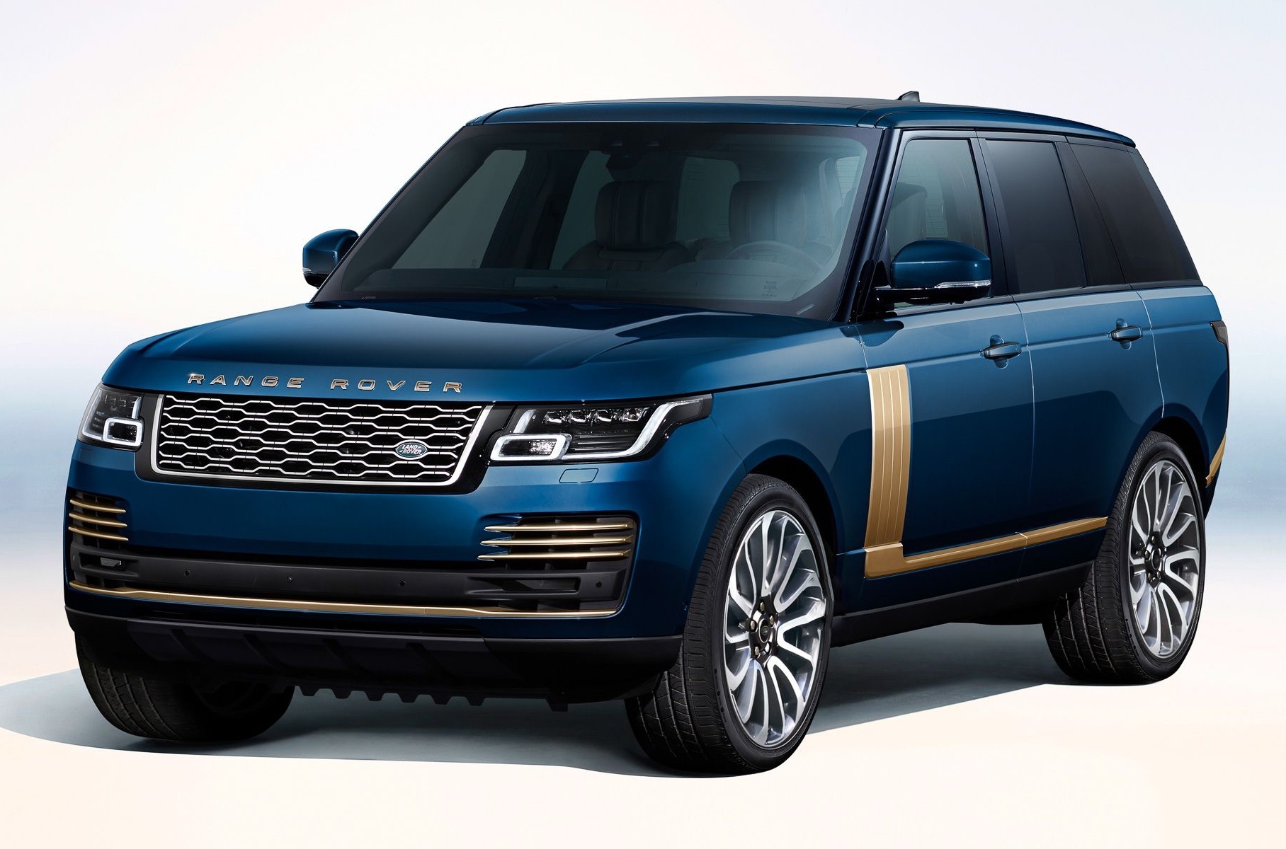 Новый Range Rover: первое изображение