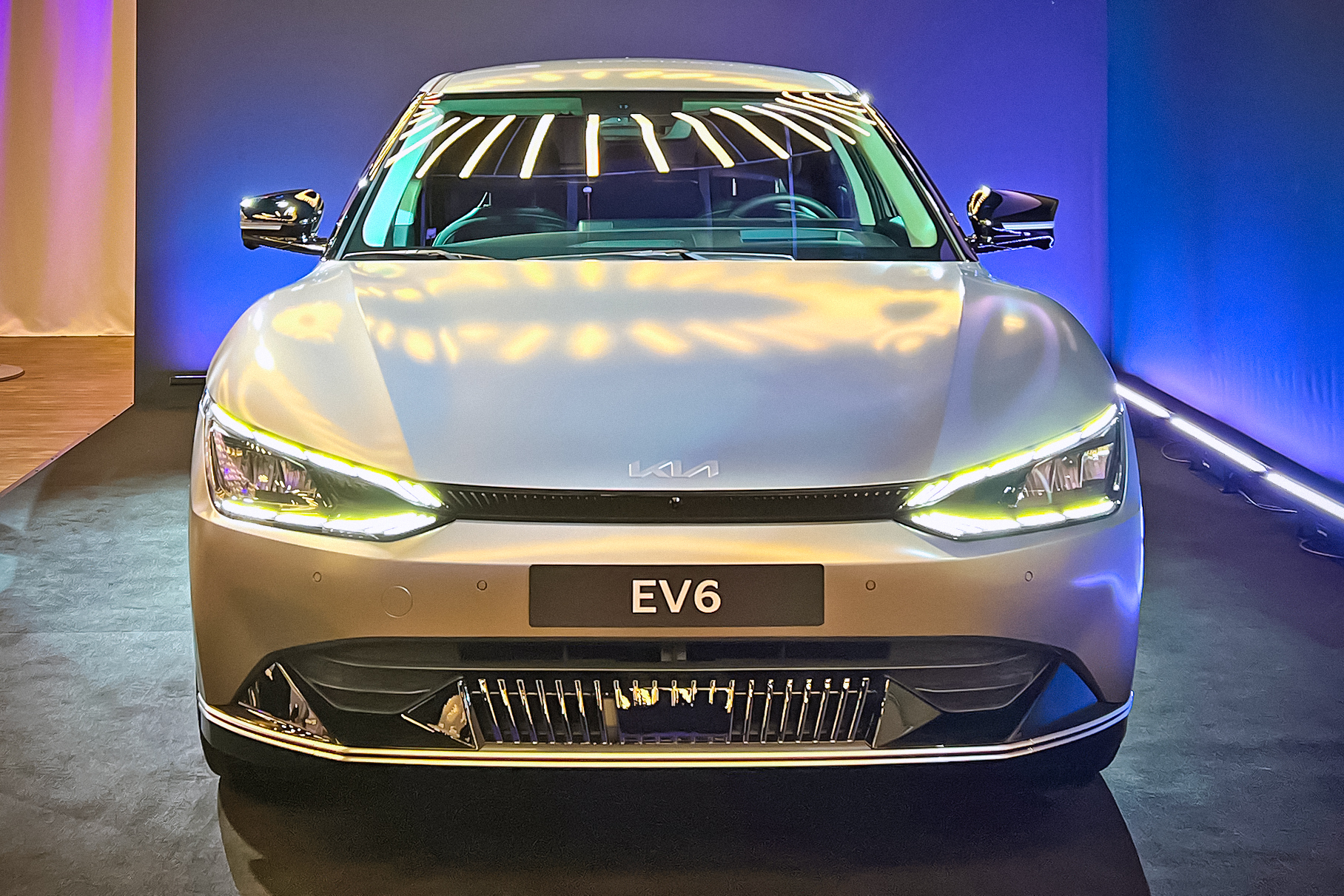 Объявлены сроки появления электрокара Kia EV6 в России