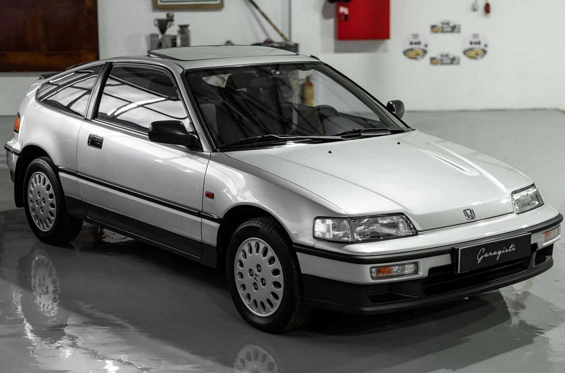 В продаже появилась новая Honda Civic 1990 года выпуска