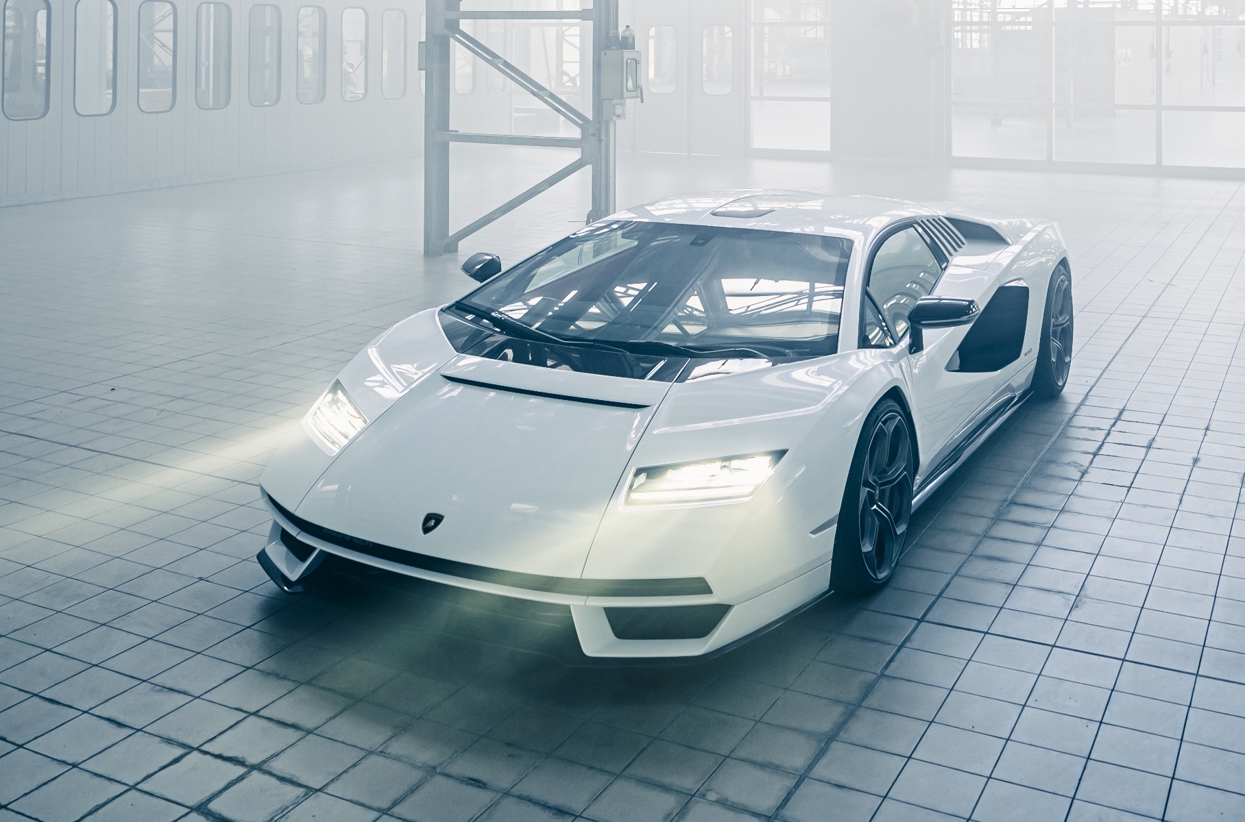 Дизайнер оригинального Lamborghini Countach «не одобрил» возрожденную модель