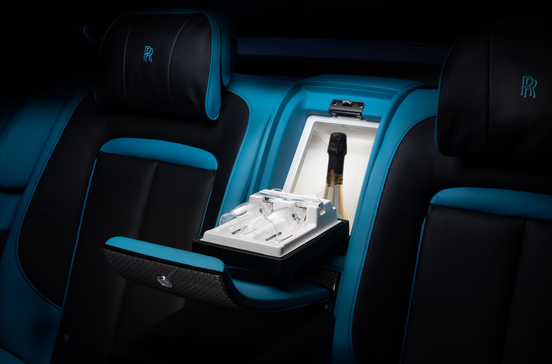 Rolls-Royce Ghost «для бунтарей»: 600 сил и 45 килограммов краски