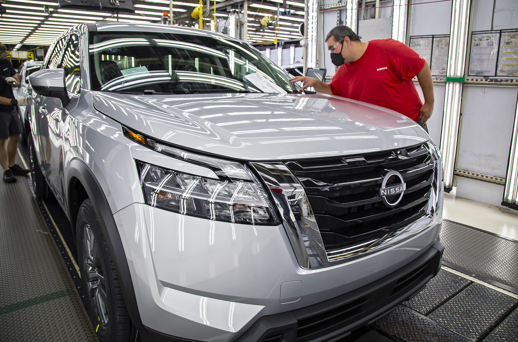 Американский завод Nissan приступил к сборке новых Pathfinder для российского рынка