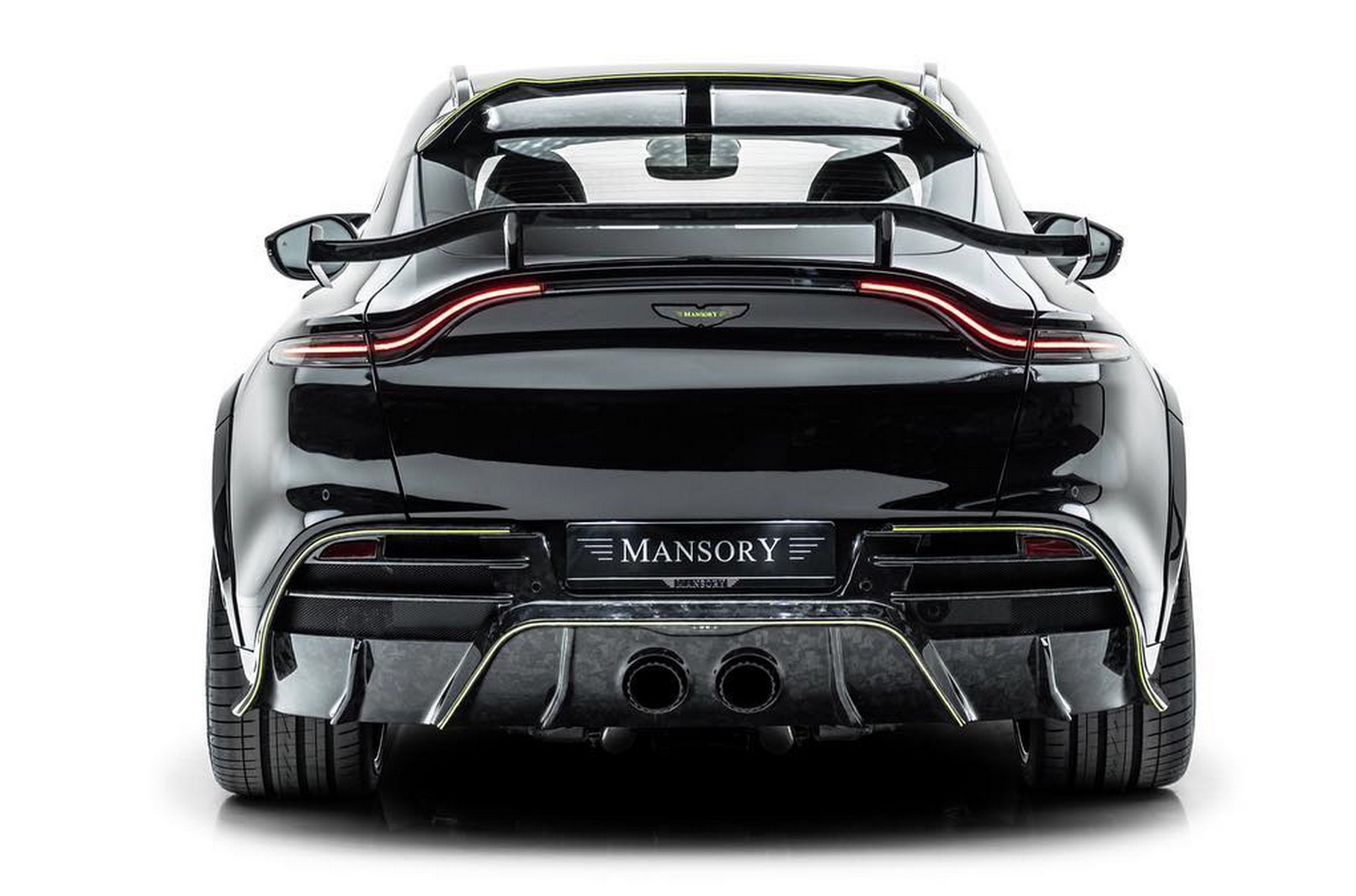 Mansory разработала дикий тюнинг-кит для Aston Martin DBX