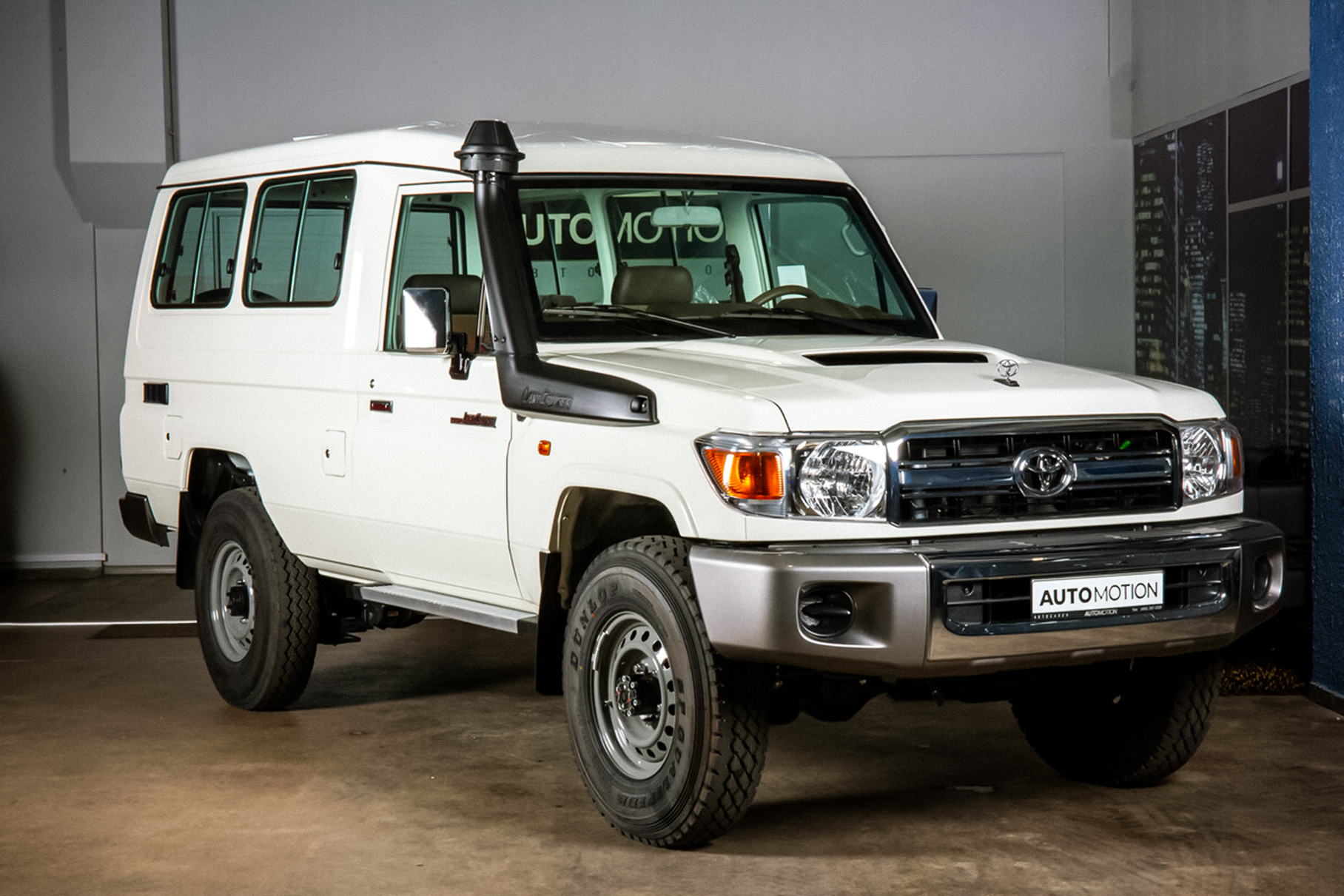 Самый дешевый новый Toyota Land Cruiser стоит 5,6 миллиона рублей. И это не  «трехсотка» — Motor