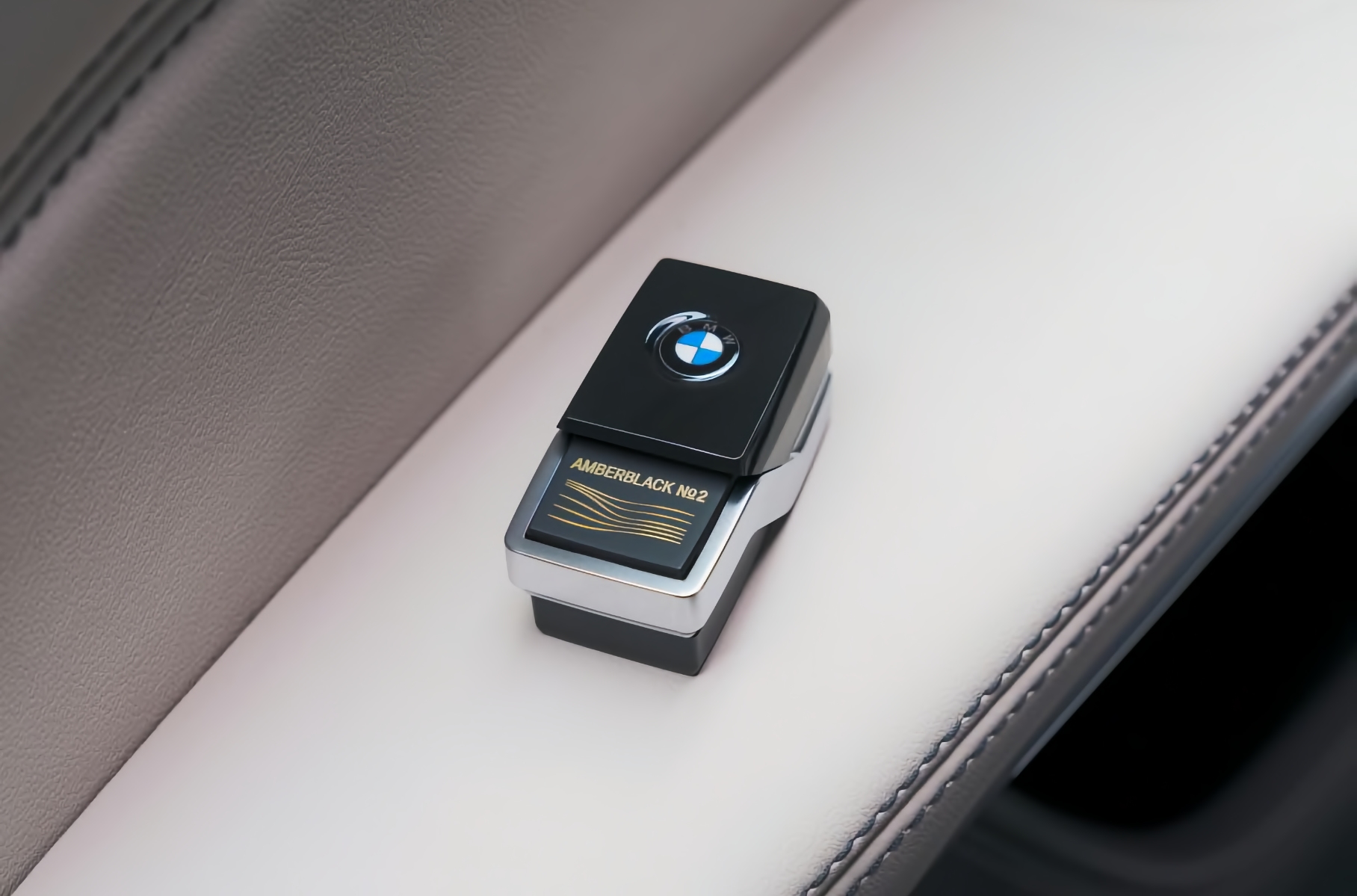 Спецверсия BMW X7: особый парфюм и роскошный салон