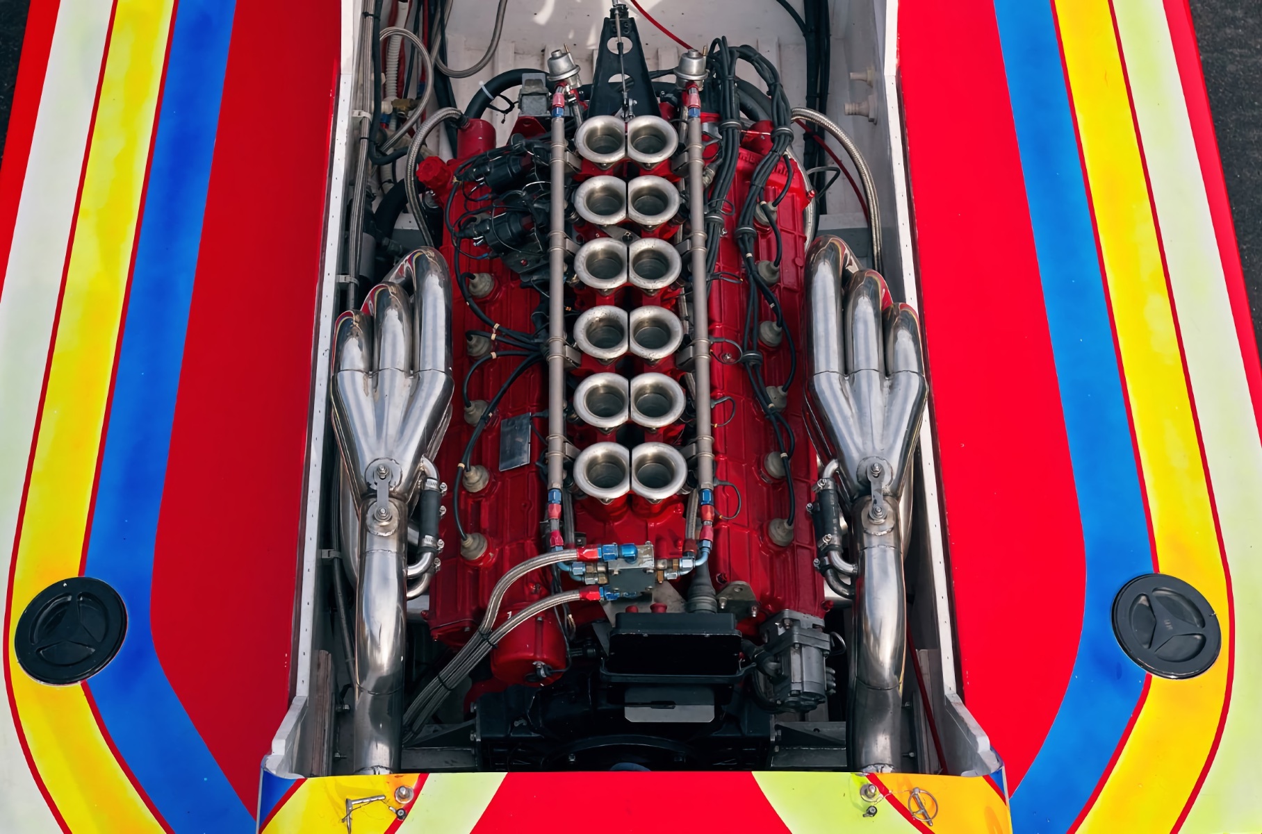 850-сильный катер с двигателем Lamborghini пустят с молотка