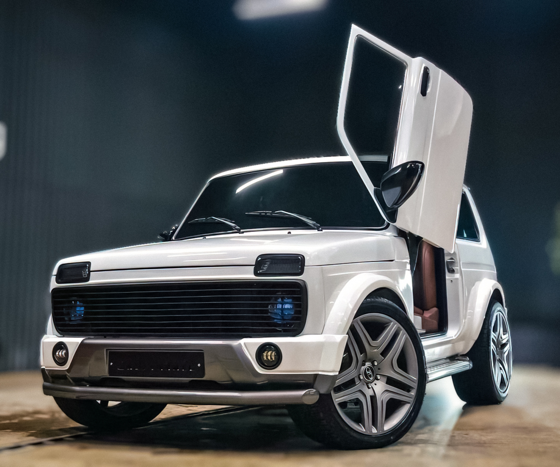 Lada Niva с дверями а-ля Lamborghini и салоном от Мерседеса продают в 3  раза дороже новой — Motor