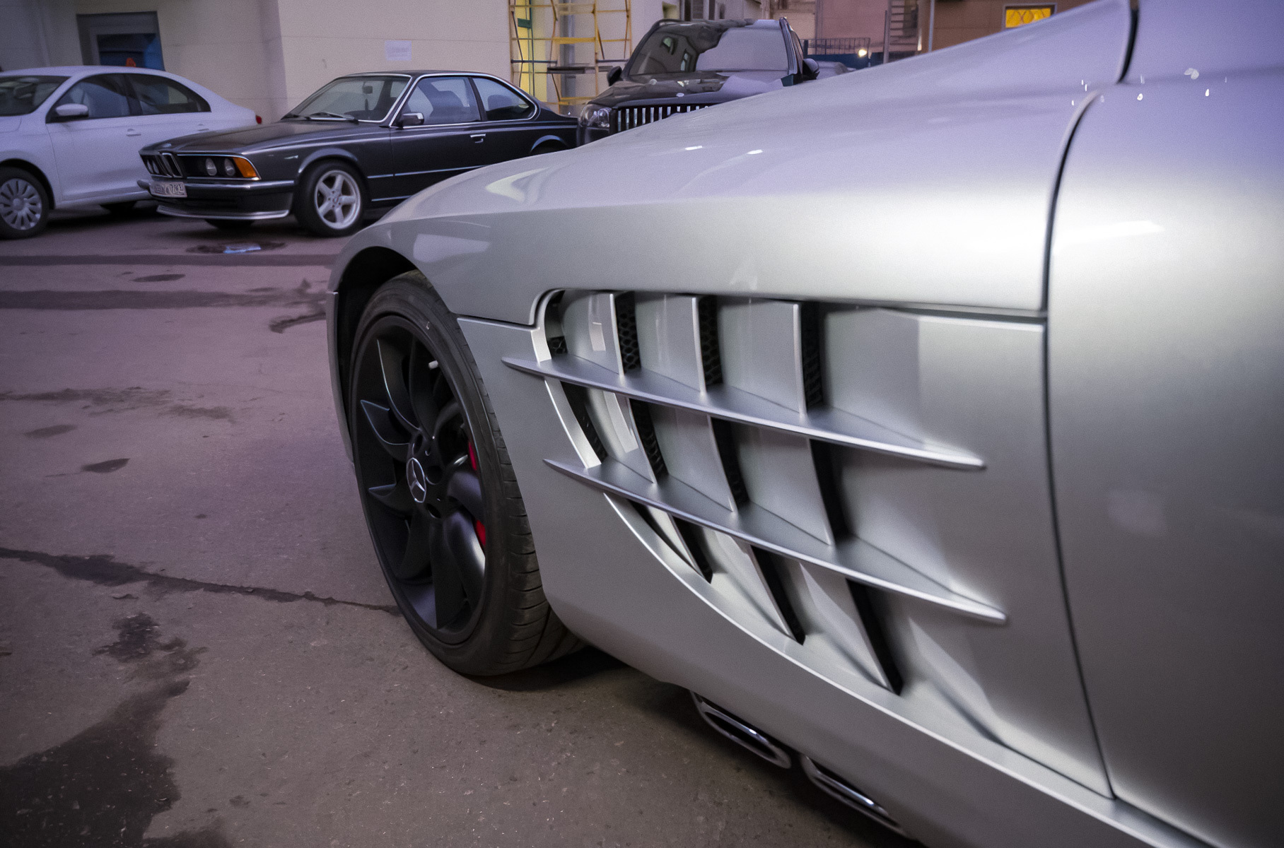 Культовый Mercedes-Benz SLR McLaren продают в Москве за 40 миллионов рублей