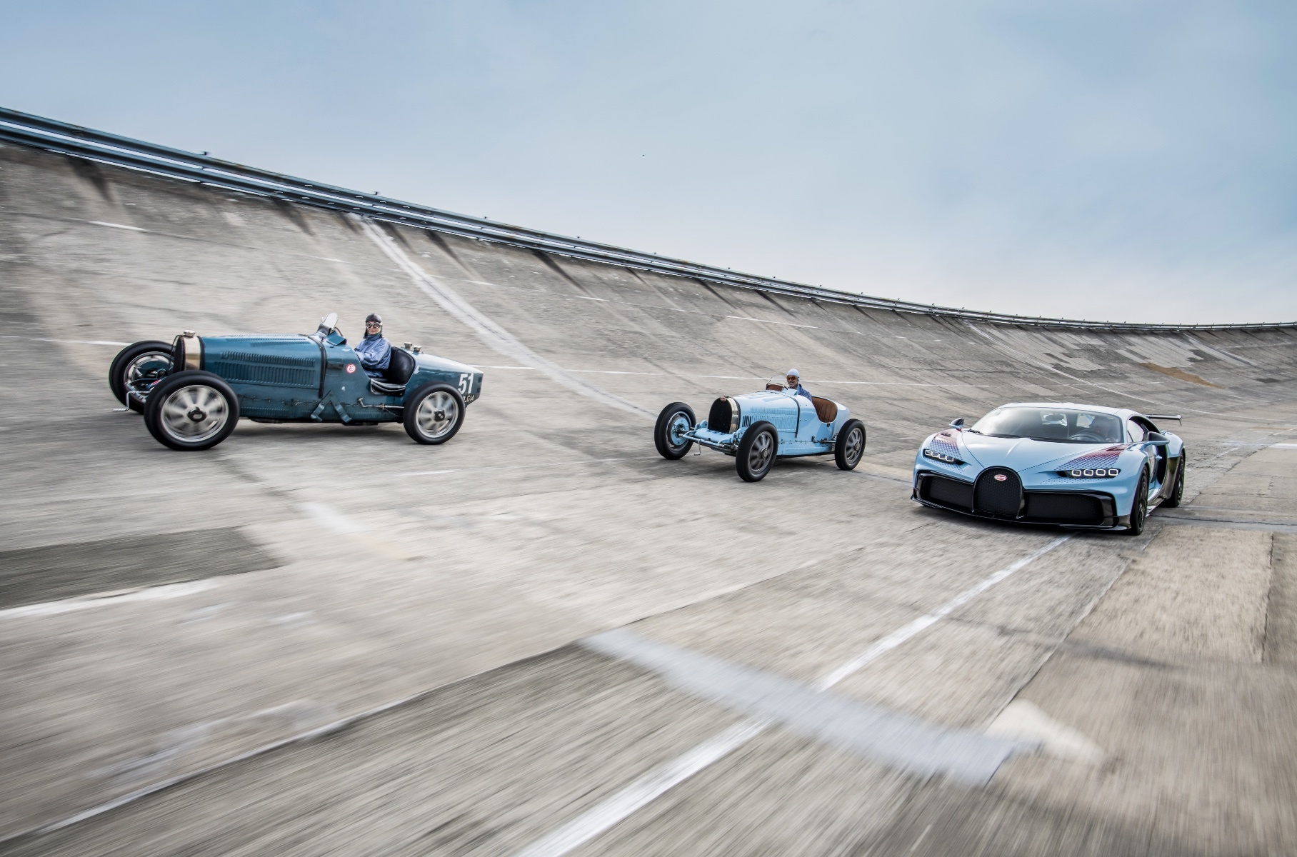 Отделение персонализации Bugatti закончило работу над первым автомобилем