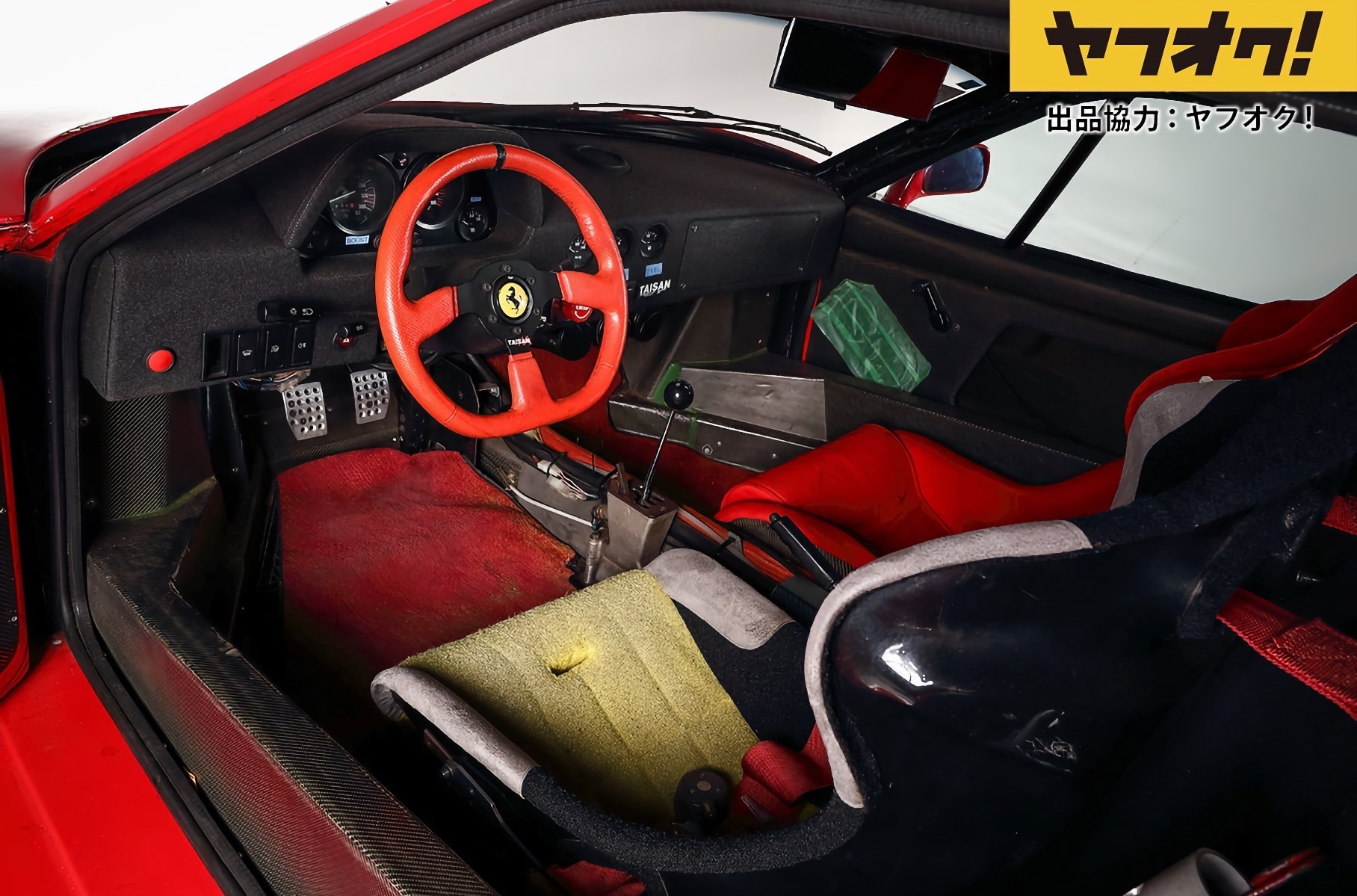 Посмотрите на дорожный Ferrari F40, переделанный в гоночный и обратно. Его продают в Японии