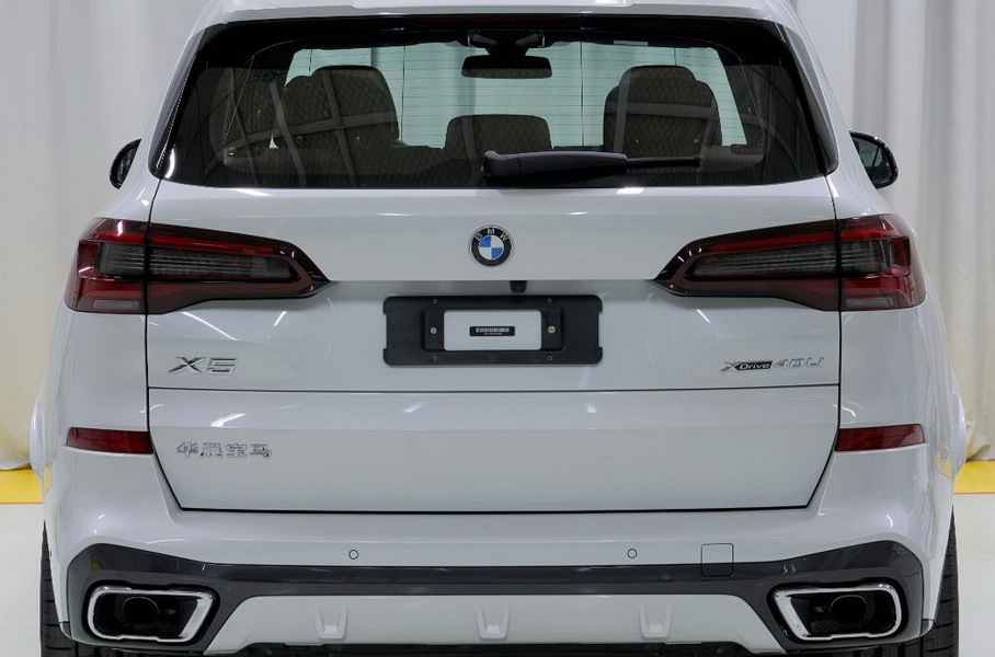 BMW начнет выпускать удлиненные на 13 сантиметров кроссоверы X5