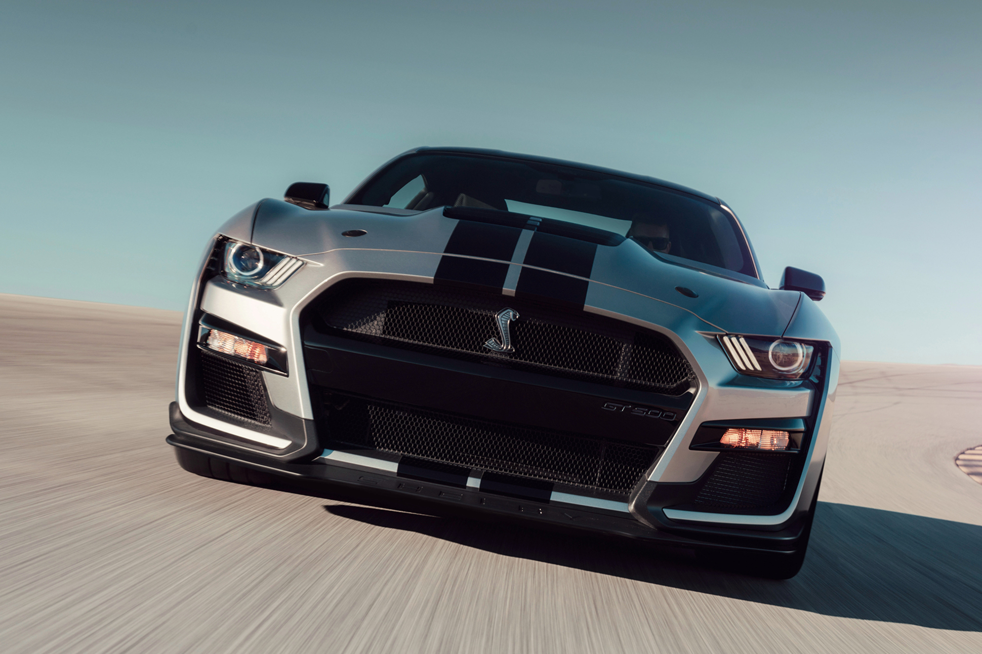 С завода Ford угнали четыре новых Mustang Shelby GT500 — Motor