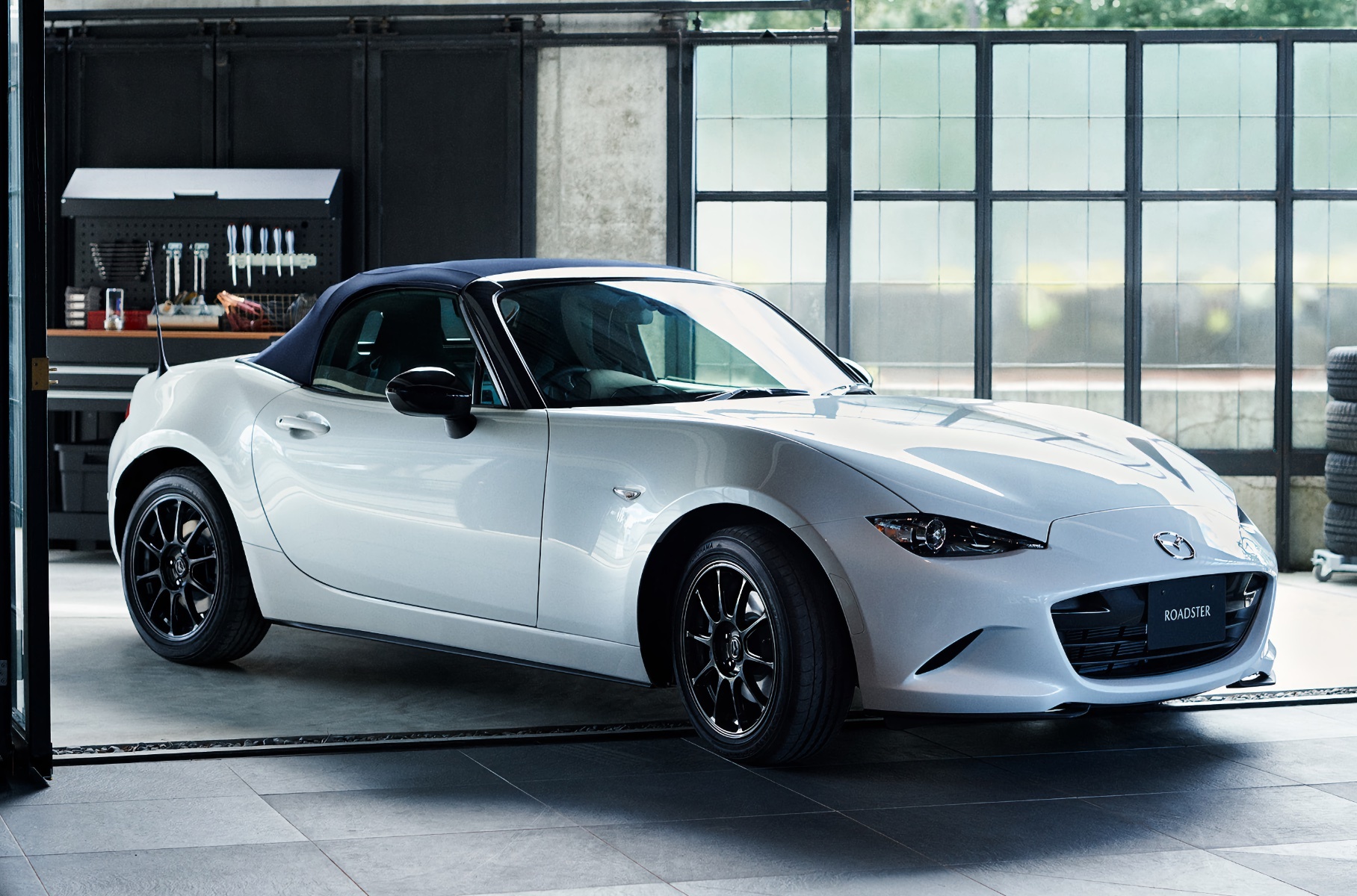 Родстер Mazda MX-5 обзавелся драйверской версией 990S — Motor