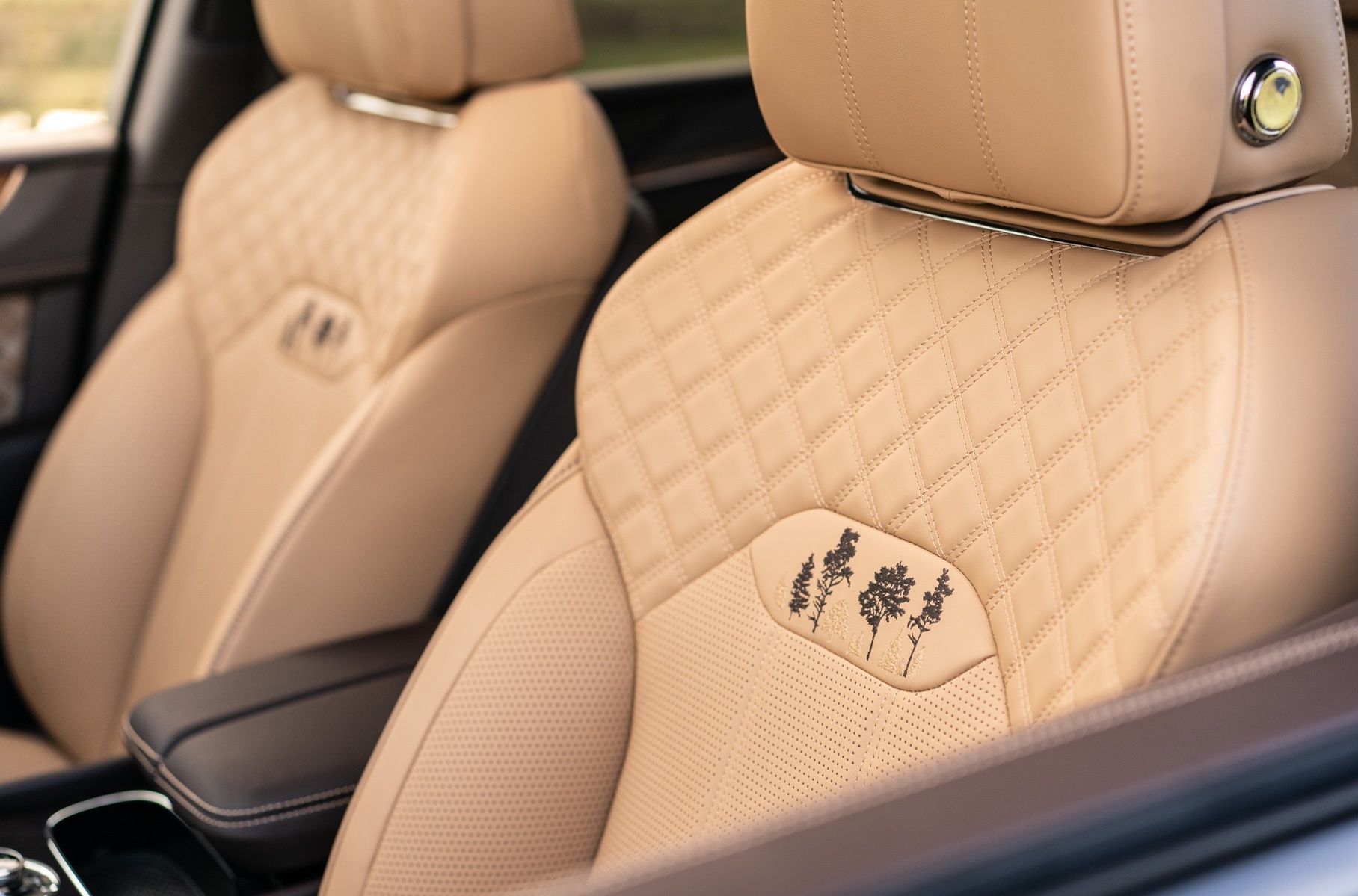 Новую спецверсию Bentley Bentayga посвятили традиционным британским хобби