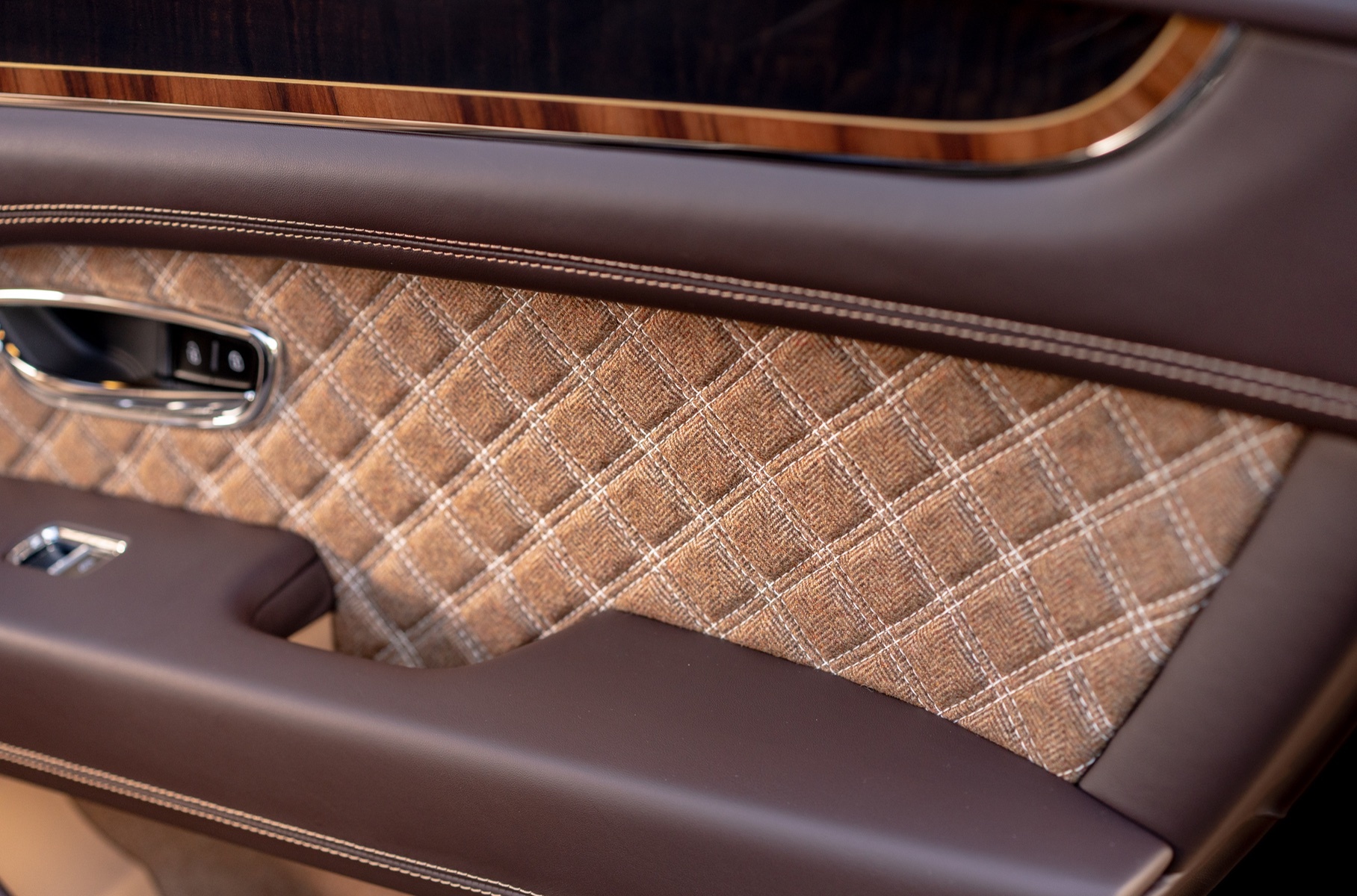 Новую спецверсию Bentley Bentayga посвятили традиционным британским хобби
