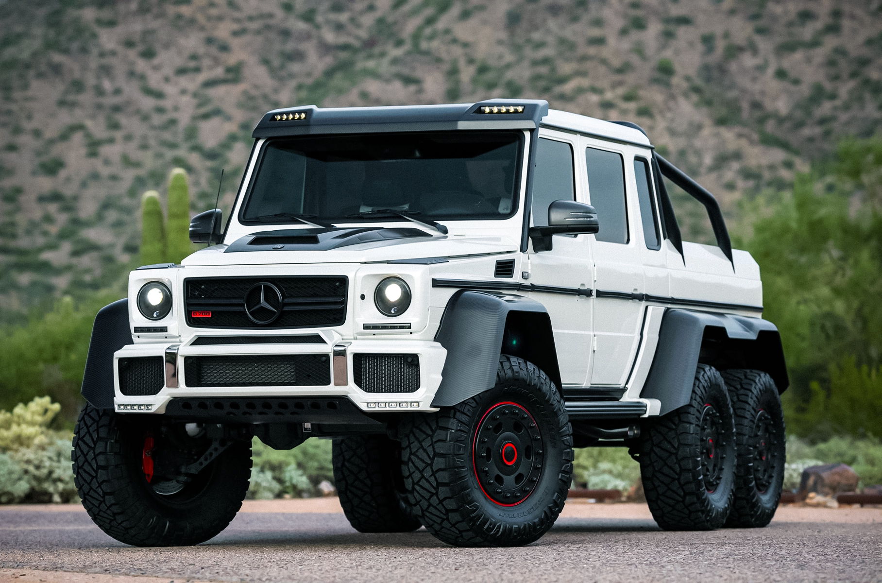 Трехосный Mercedes-Benz G 63 AMG от Brabus продают за 81 миллион рублей —  Motor