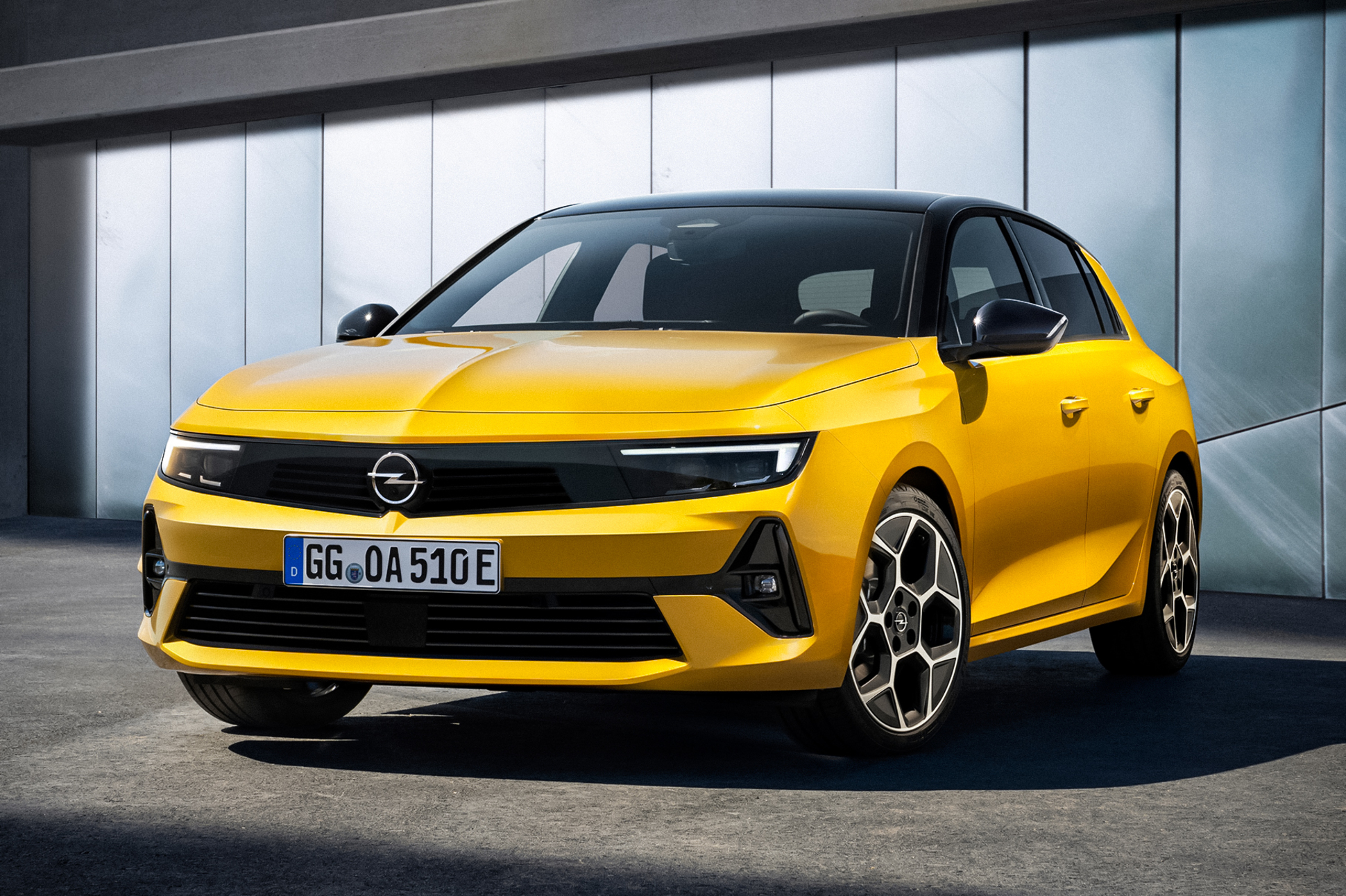 Фото Opel Zafira Life в новом кузове, видео-обзор модели - Автосалон