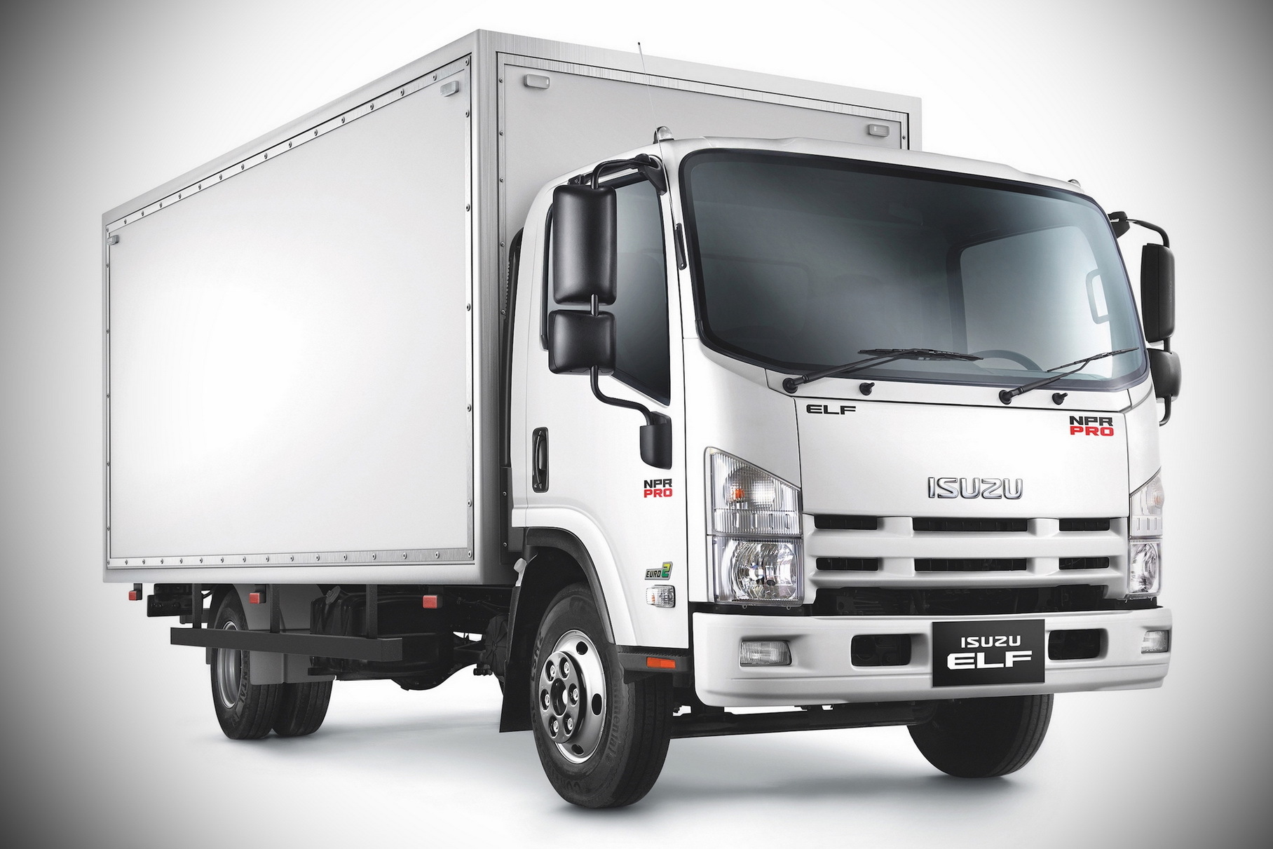 Исузу нкр 75 технические характеристики. Isuzu 3 тонник характеристики. Заправочные объемы isuzu elf 4hf1. Вес исузу. Isuzu 3 тонны характеристики.