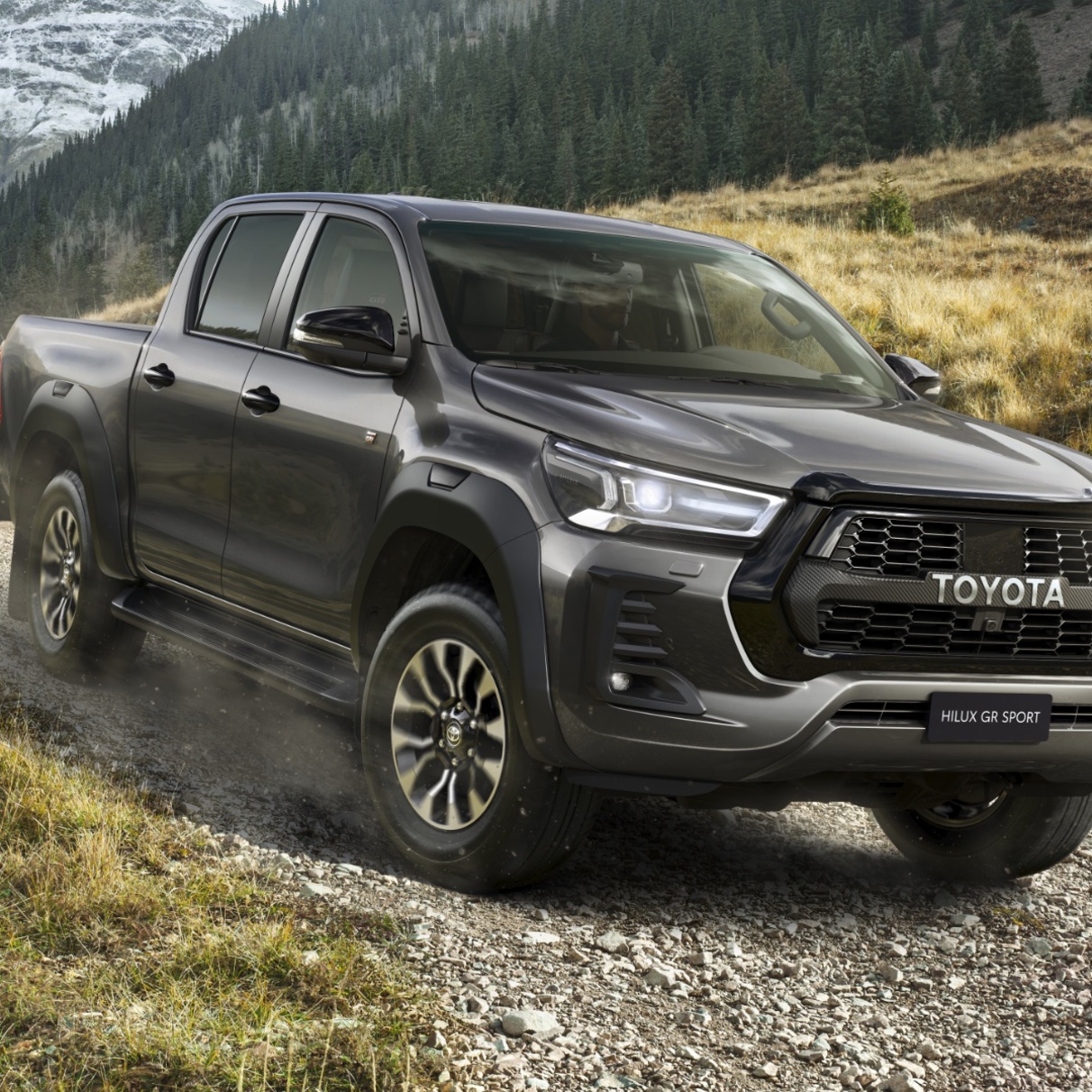 Toyota представила спортивный Hilux GR Sport для Европы — Motor