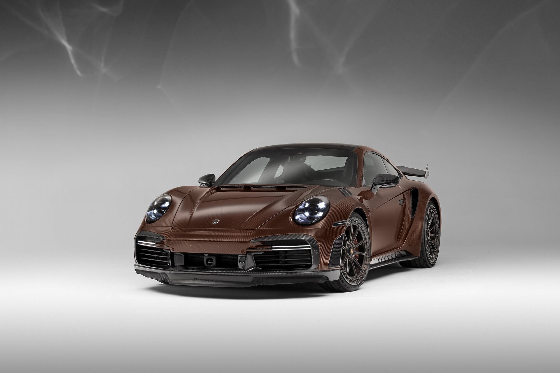 TopCar показал эксклюзивный Porsche 911 Turbo S в коричневом углепластике