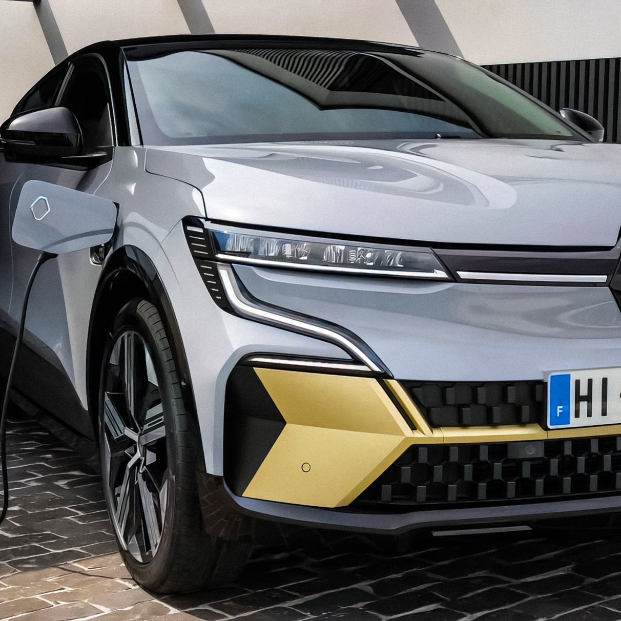 Renault озвучила сроки отказа от двигателей внутреннего сгорания в Европе —  Motor