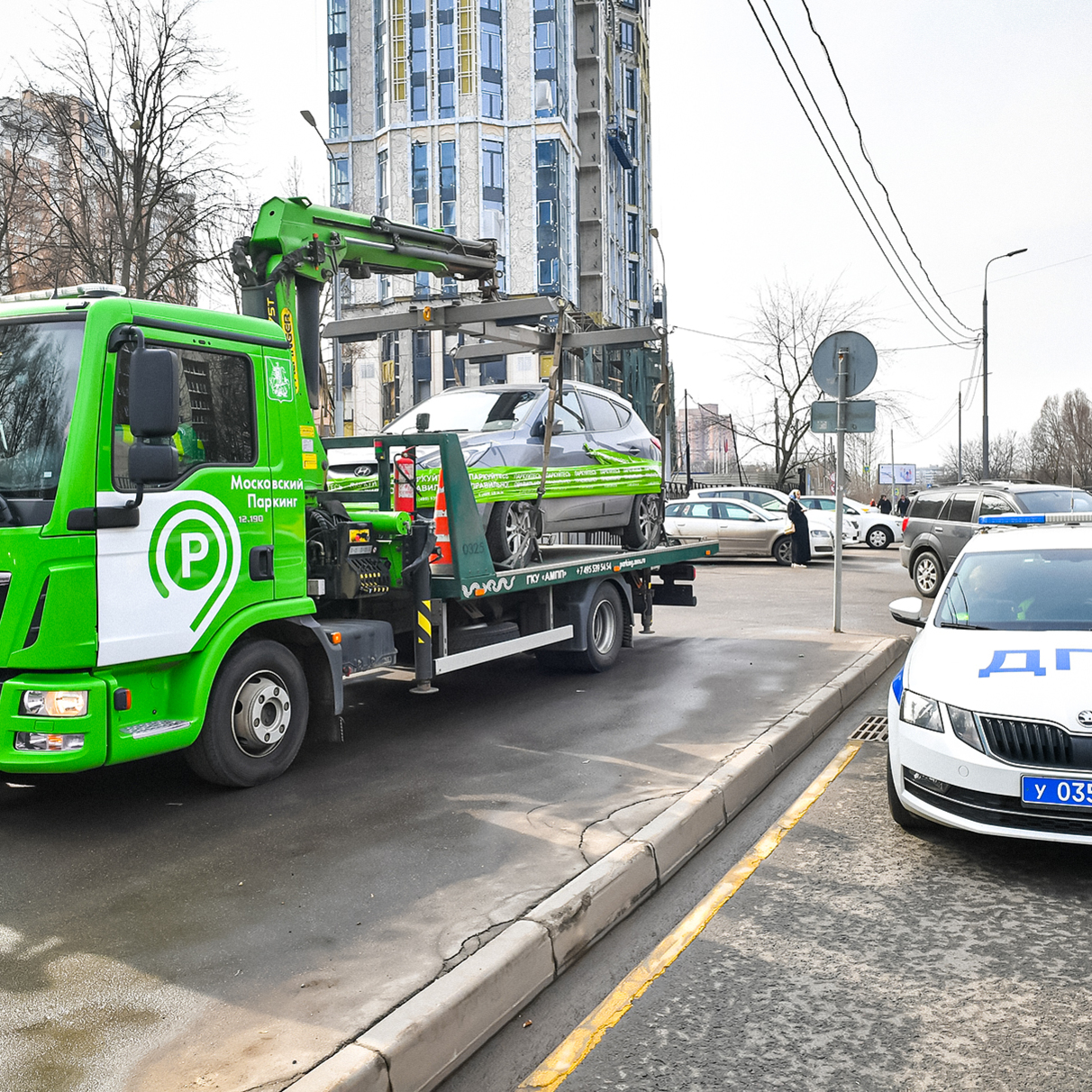 В Москве резко выросло число штрафов за нарушение правил парковки. И вот  почему — Motor