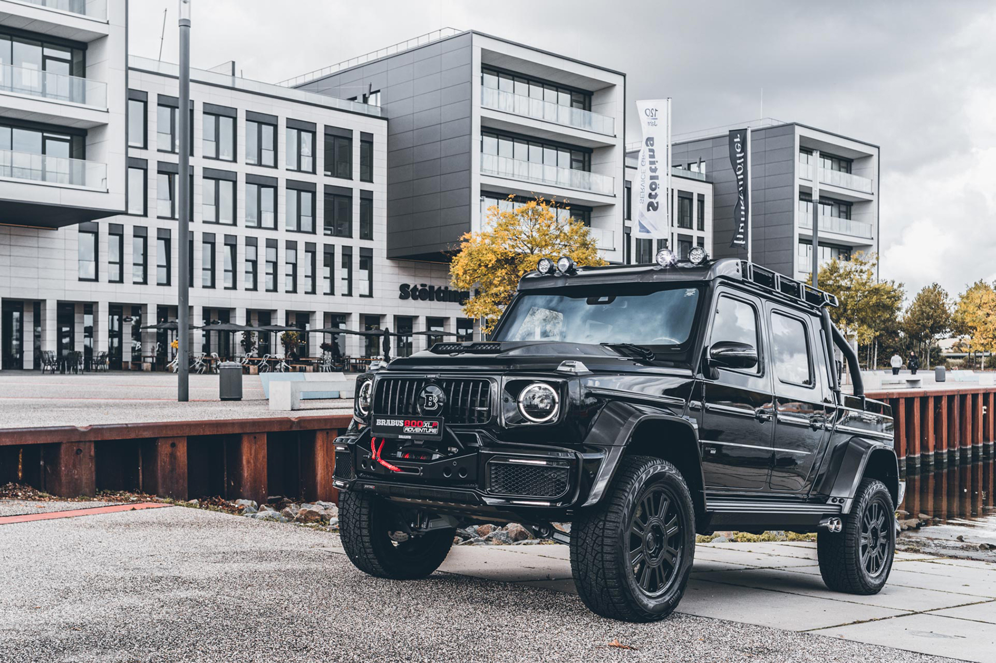 Brabus превратил Mercedes-AMG G 63 в очень черный пикап с 500-миллиметровым  клиренсом — Motor