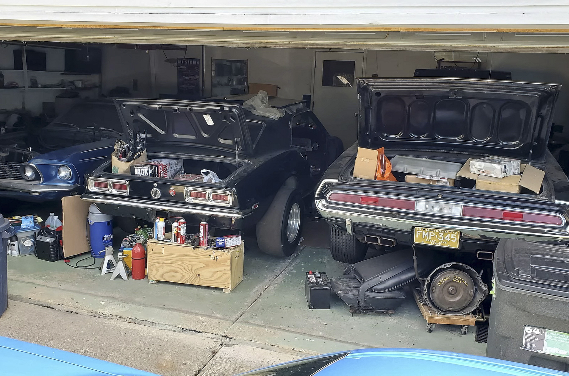 Посмотрите на 53-летний Ford Mustang Mach 1 для дрэга, который полвека простоял в гараже