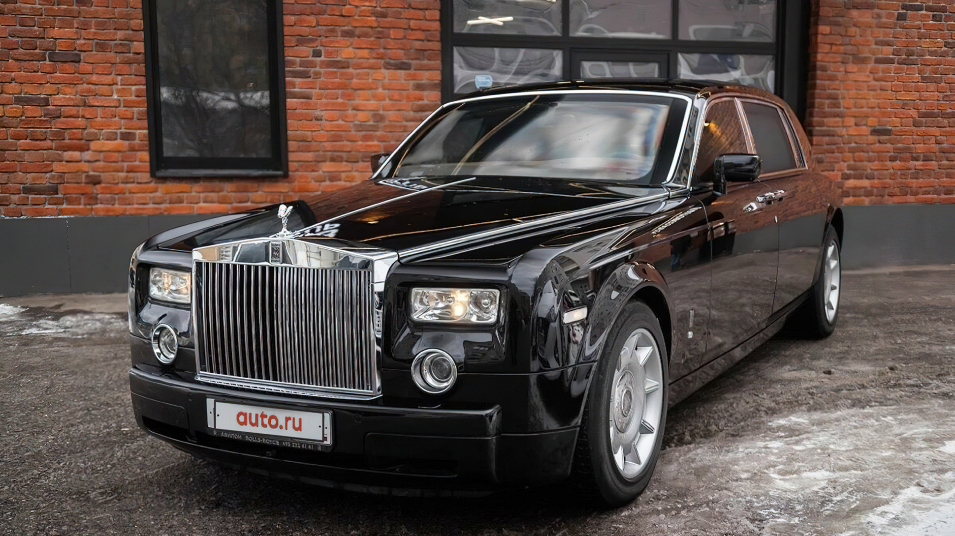 Rolls-Royce Phantom с защитой от снайпера оценили в 50 миллионов рублей —  Motor