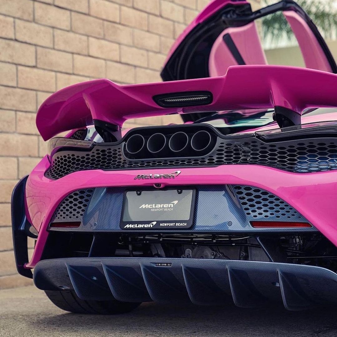 Посмотрите на очень розовый McLaren 765LT Spider из Калифорнии