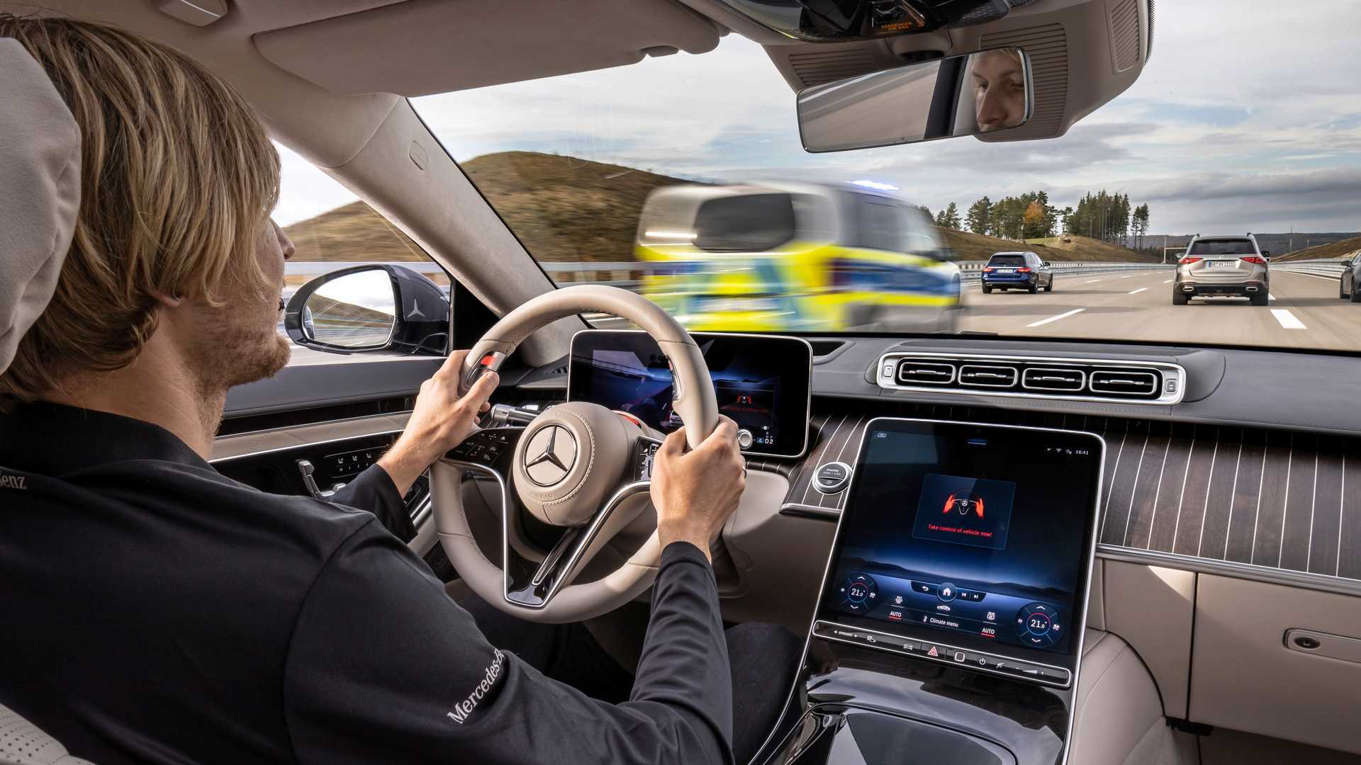 Mercedes-Benz выпустит автопилот третьего уровня на дороги уже в нынешнем году