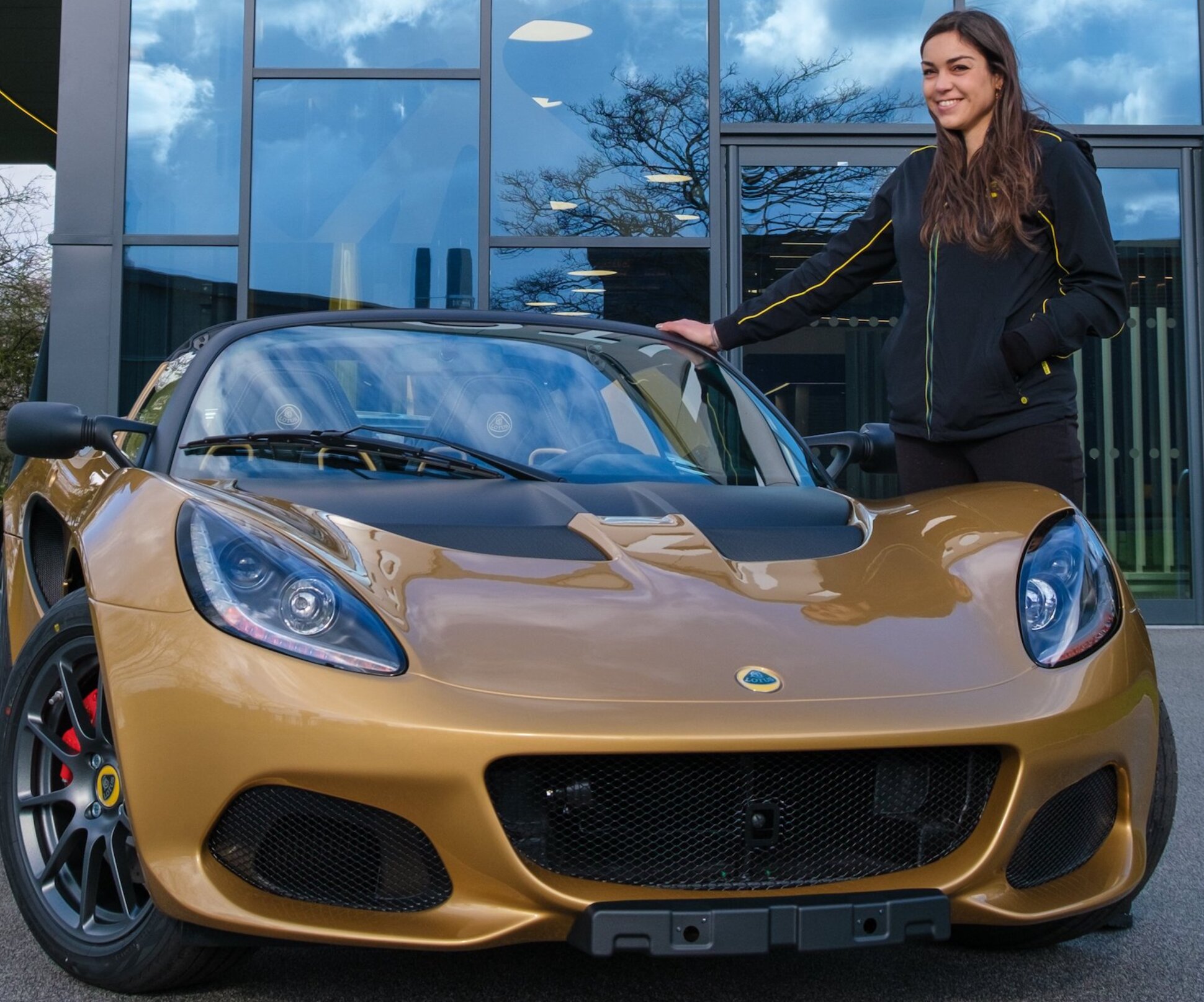 Последний Lotus Elise достался девушке, подарившей спорткару имя — Motor