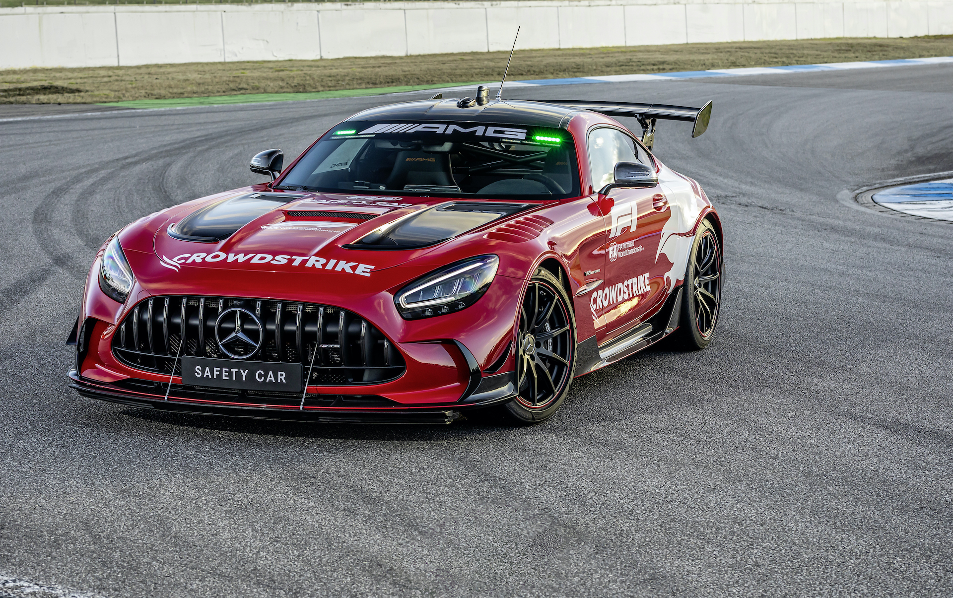 Формула-1 взяла на работу Mercedes-AMG GT Black Series — Motor