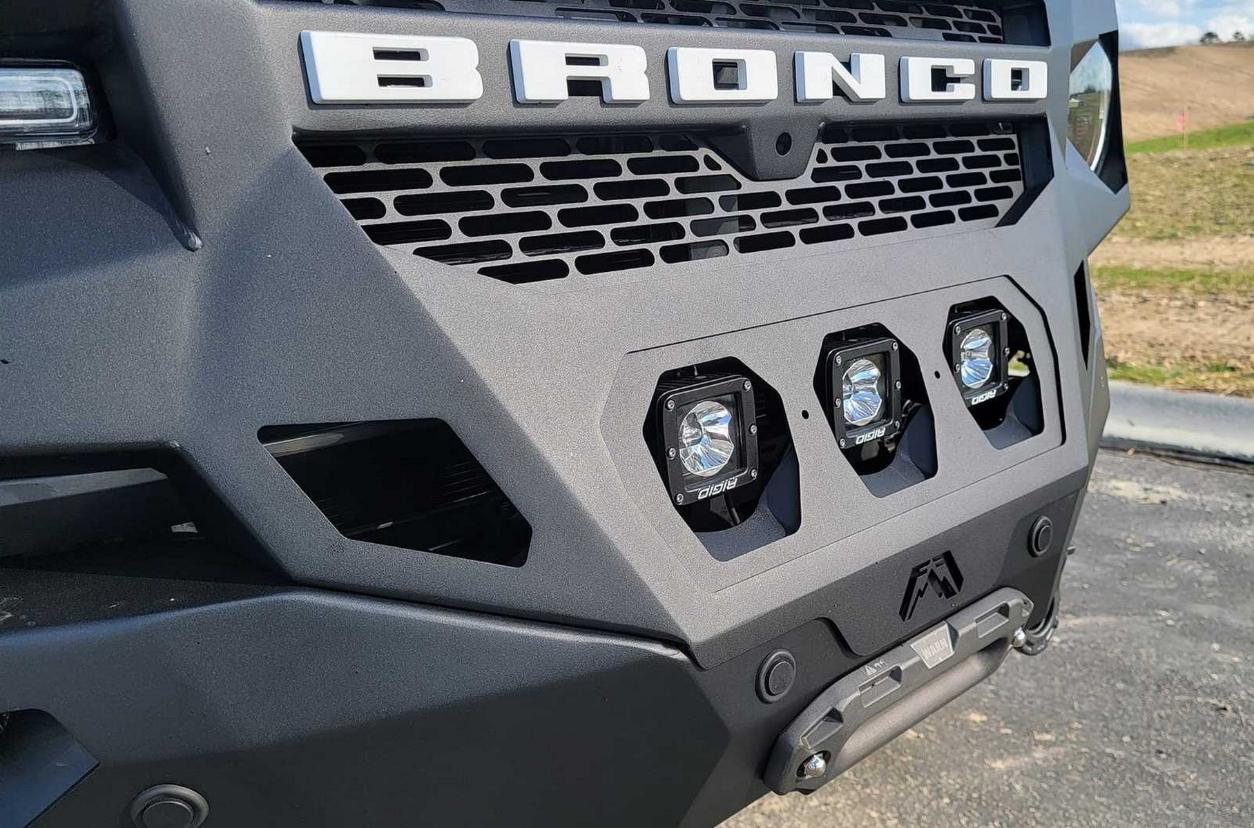 Новый Ford Bronco доработали в милитаристском стиле