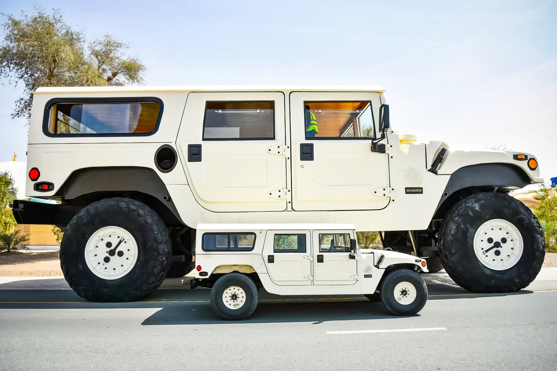 Видео: для арабского шейха построили самый большой в мире Hummer — Motor