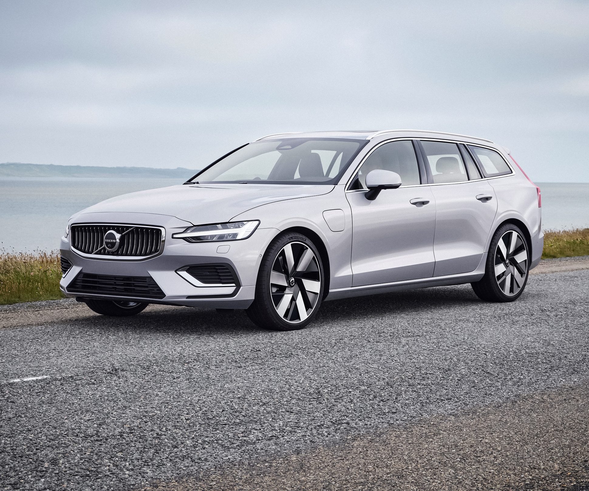 Новый универсал Volvo V60 представлен раньше седана — Авторевю