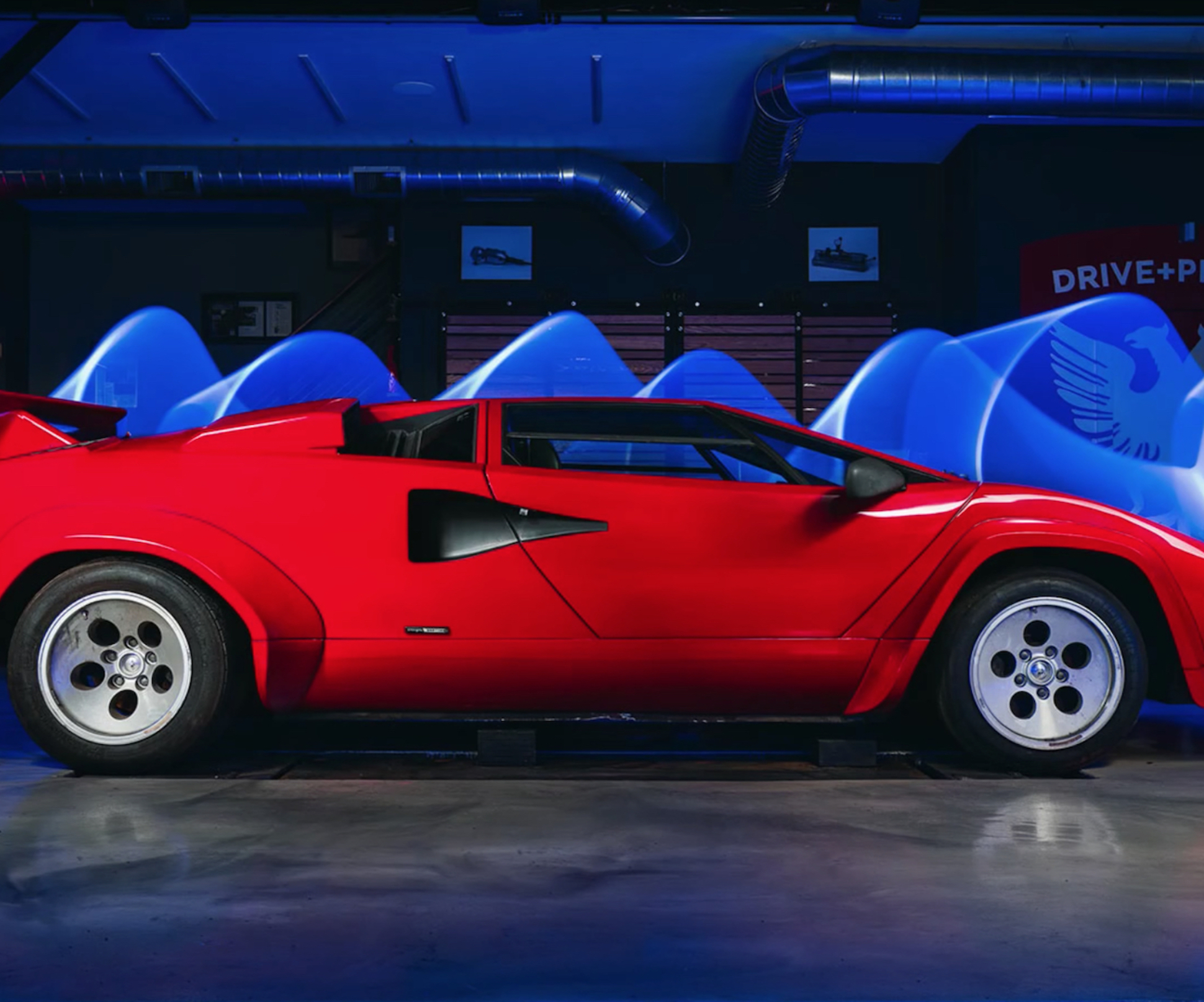 Посмотрите на Lamborghini Countach, который помыли впервые за 20 лет — Motor