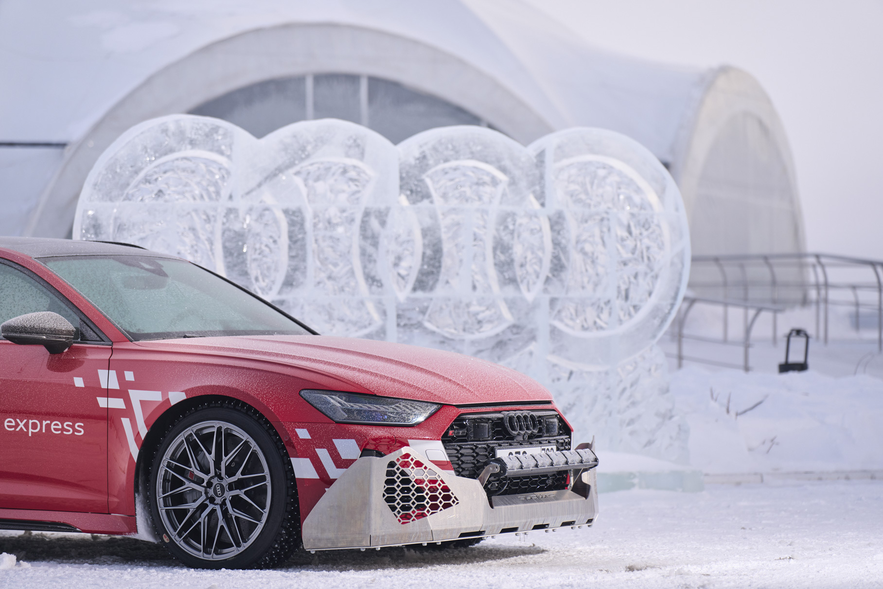 Холодные игры: самые мощные Audi на льду