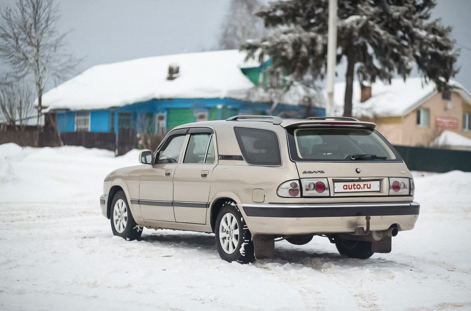 17-летний гибрид «Волги» и Toyota Mark II продают в Москве за 1,4 миллиона рублей