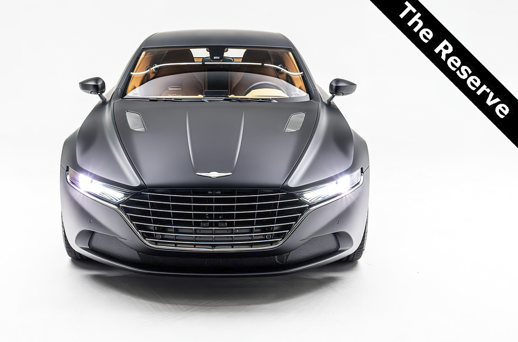 Два из 200 редчайших седанов Aston Martin выставили на продажу. Очень дорого