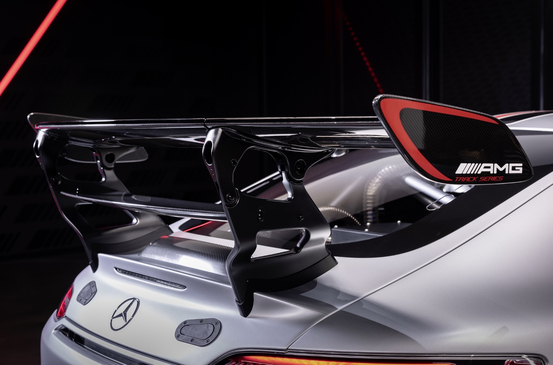Mercedes‑AMG представил 734-сильное трековое купе GT