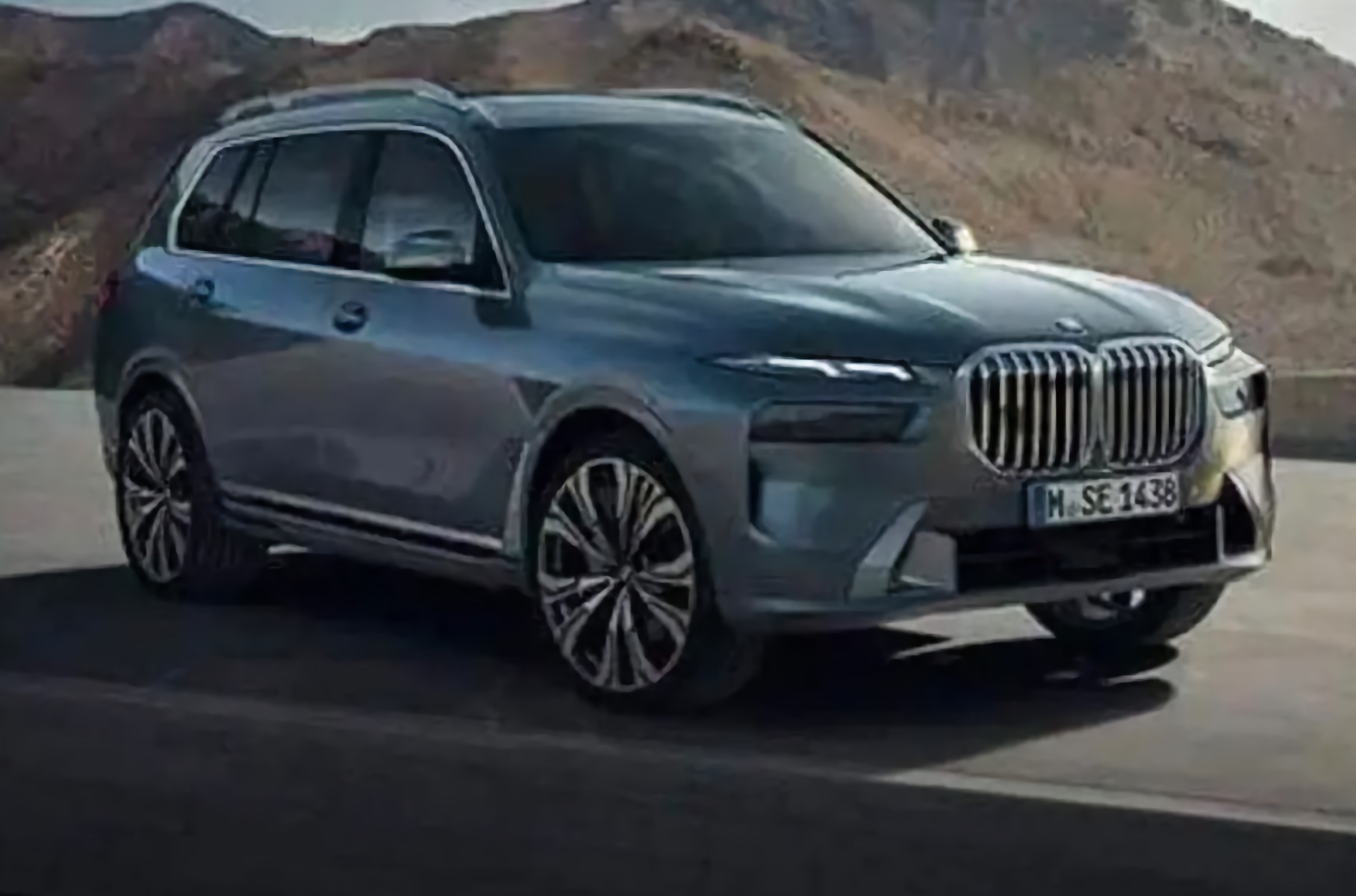 Раскрыта внешность нового BMW X7 с двухэтажной оптикой — Motor