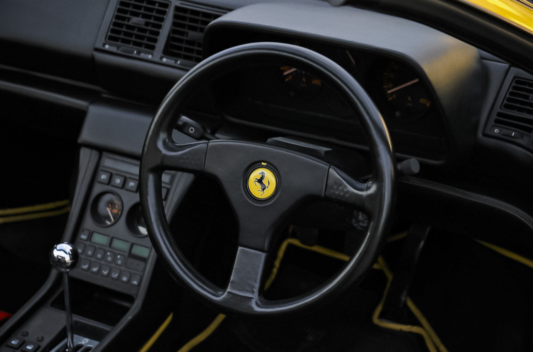 Один из двух редчайших Ferrari выставили на торги по цене нового Toyota Land Cruiser