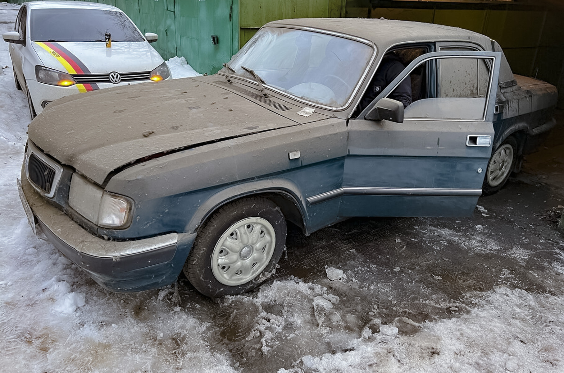 На продажу выставили «Волгу», которая простояла без движения 20 лет — Motor