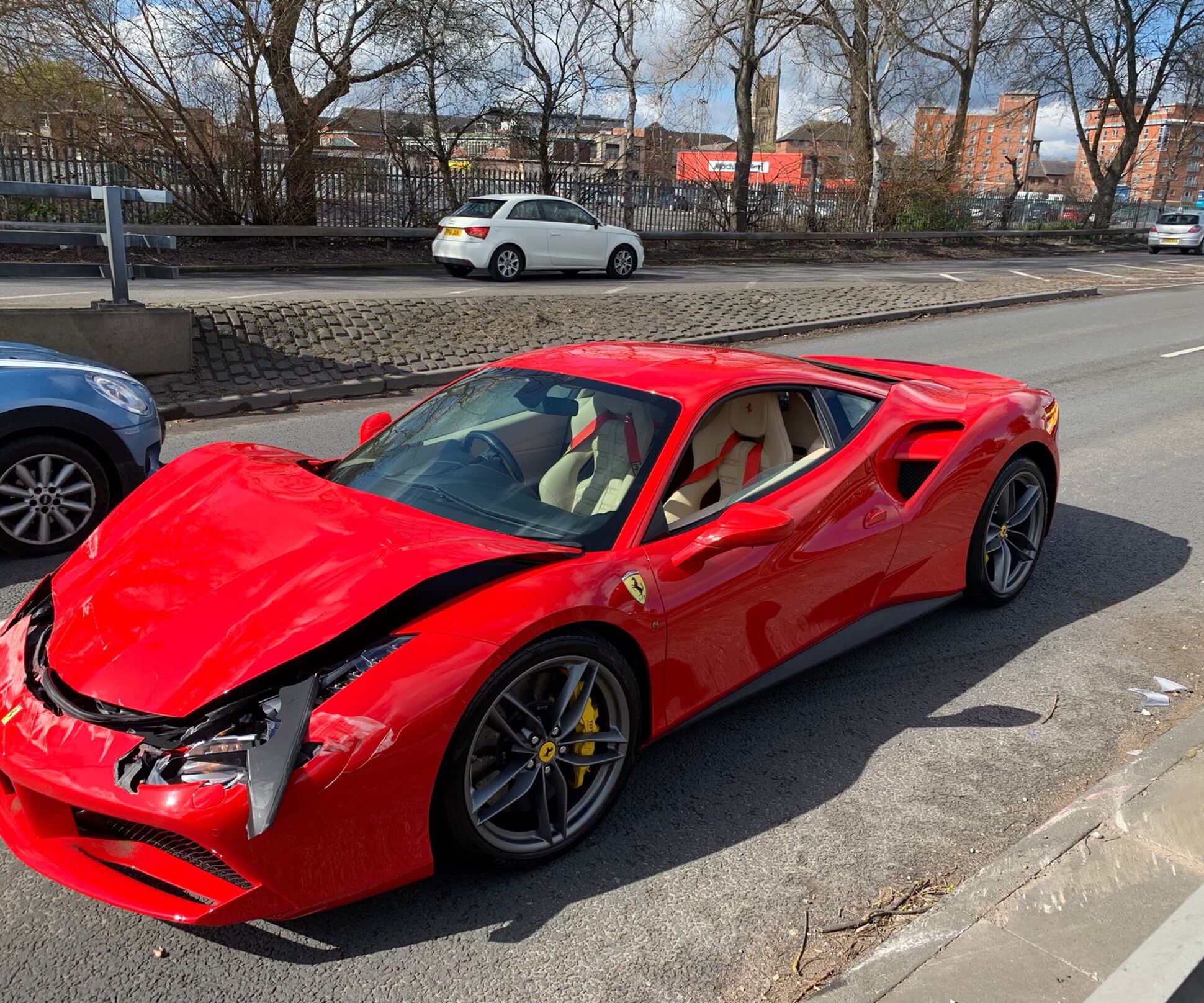 Владелец Ferrari разбил суперкар через три километра после покупки — Motor