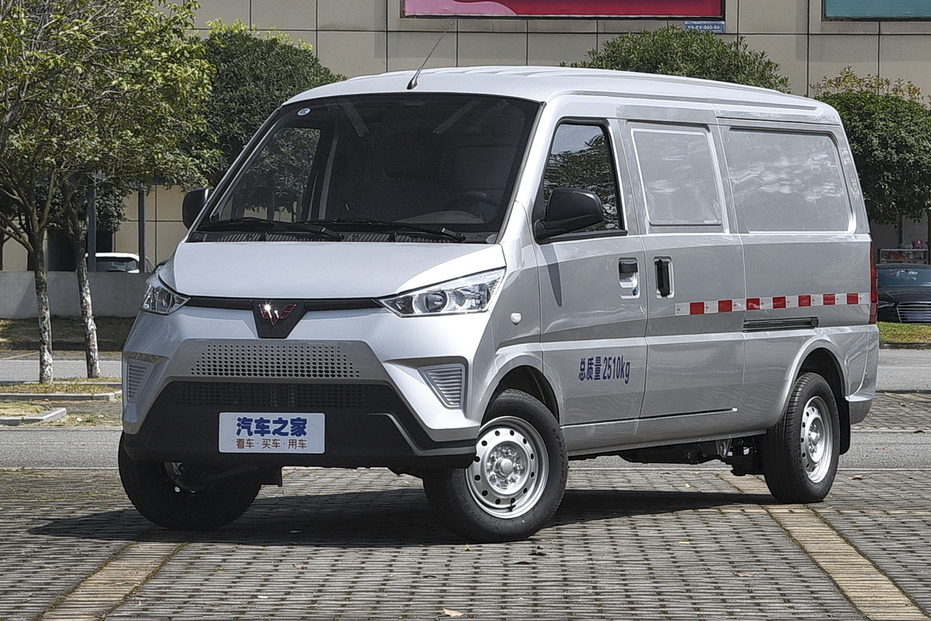 В России испытывают бюджетный китайский фургон размером с Largus — Motor