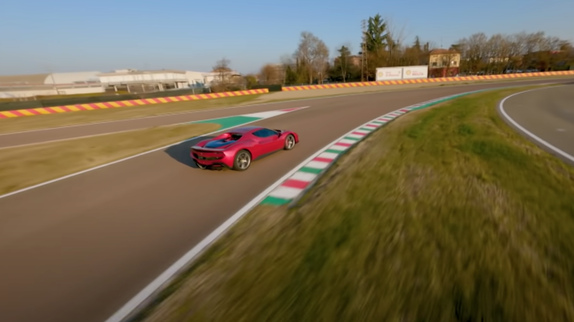 Златан Ибрагимович протестировал Ferrari SF90 Stradale — Motor